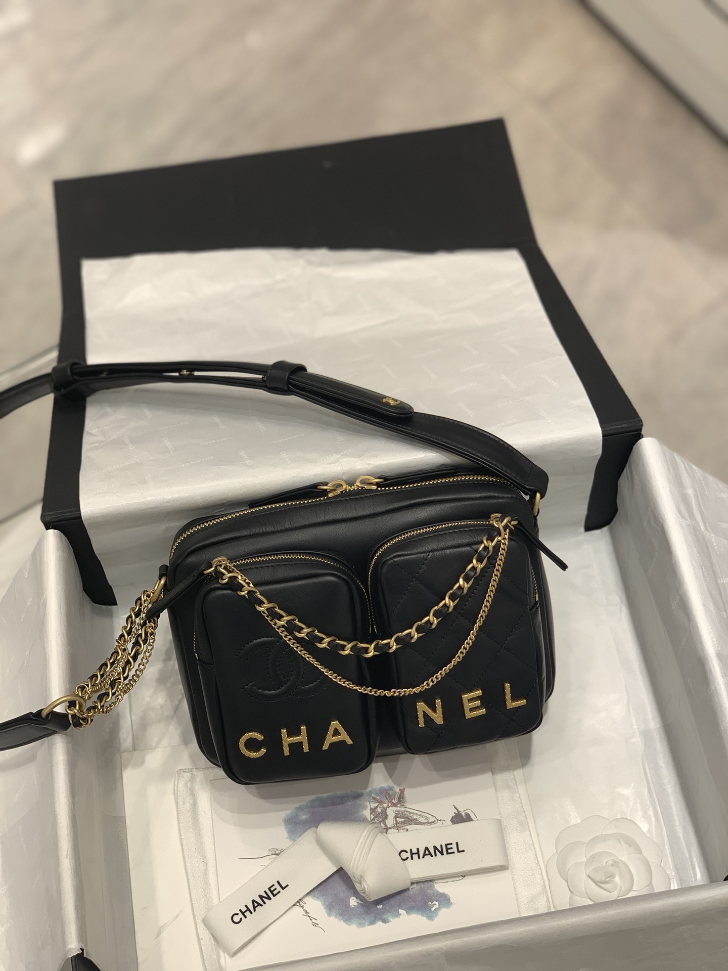 Chanel 22c早春系列相機包/郵差包