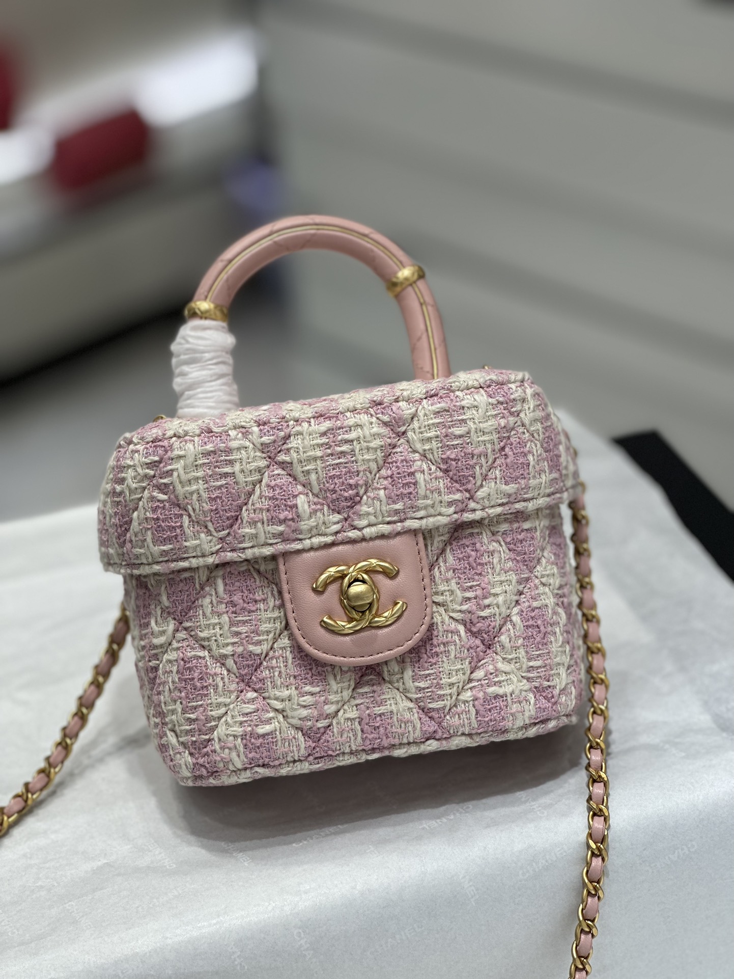 Chanel 23S粉色毛呢化妝盒現貨～