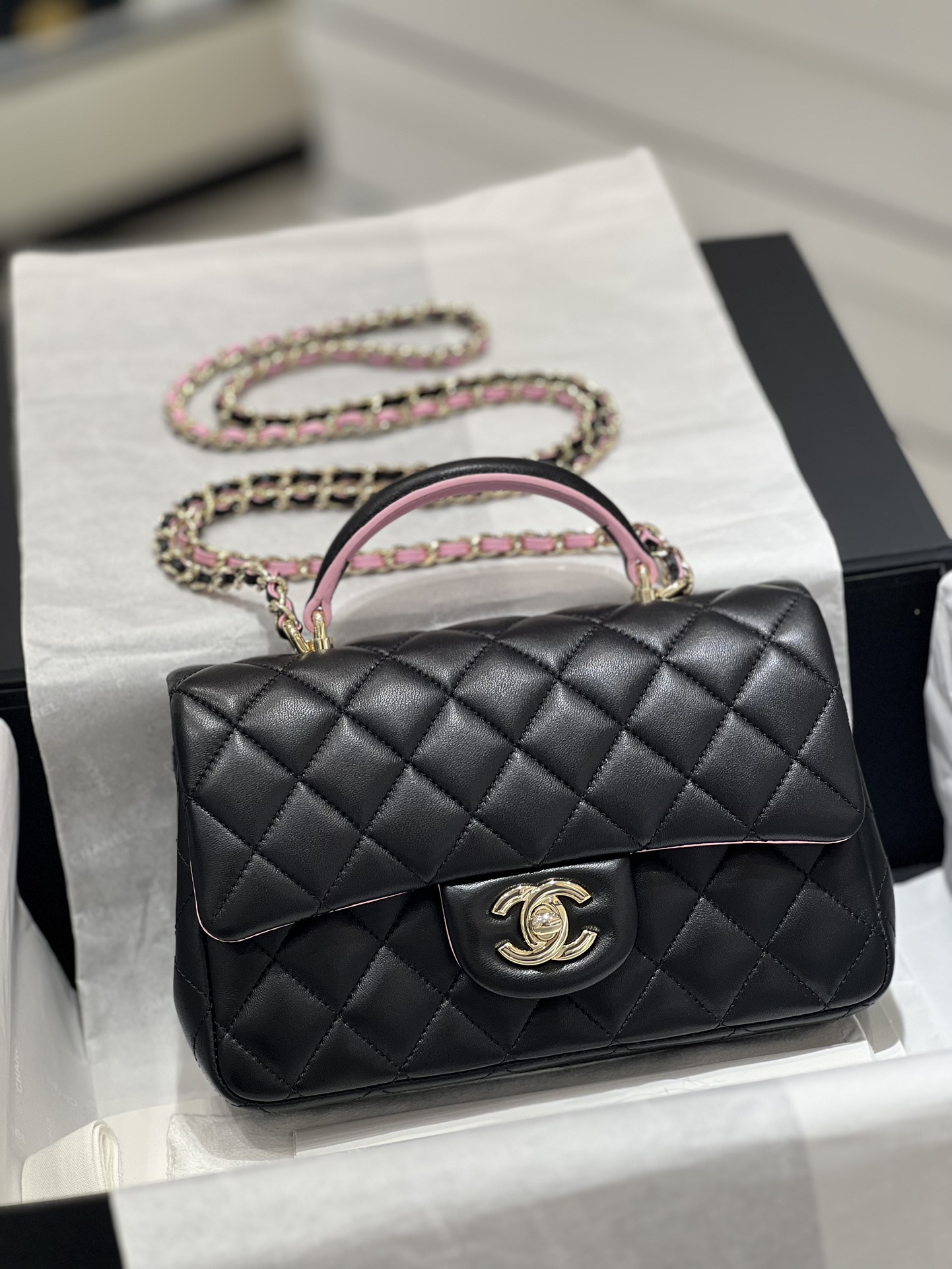 Chanel 23p早春新款拼色mini handle cf