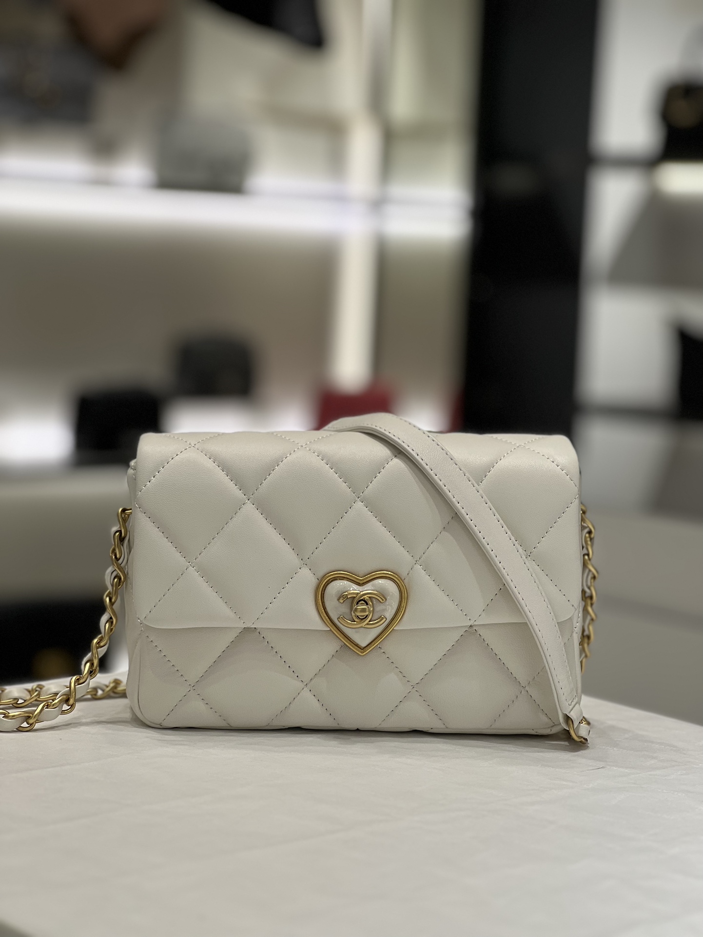 Chanel 23S愛心琺瑯包mini cf現貨