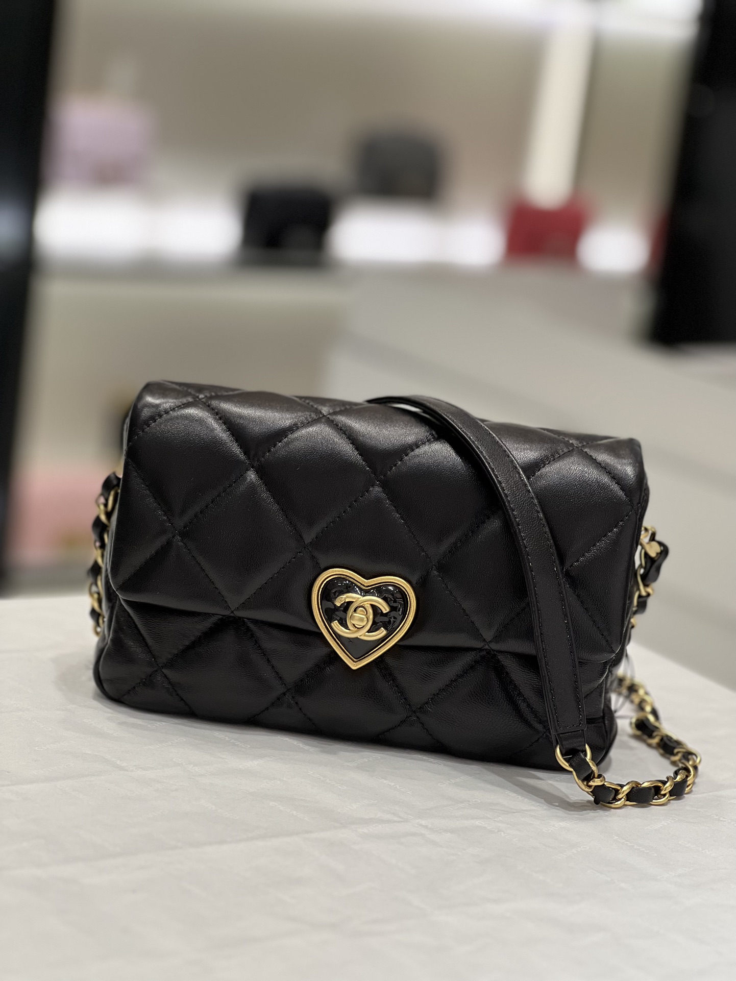Chanel 23S愛心琺瑯包mini cf現貨