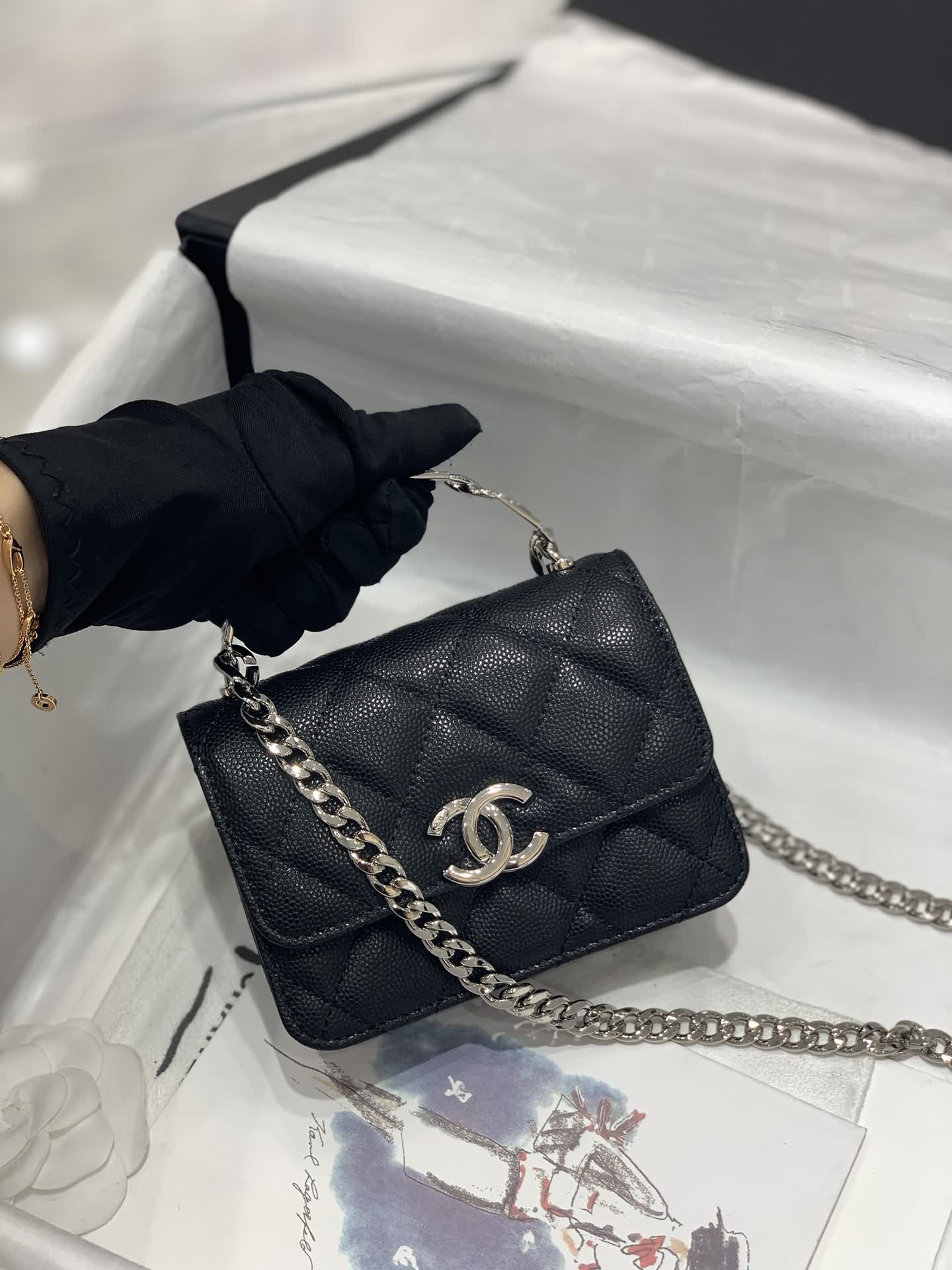 CHANEL 22S字母琺瑯扣手柄mini小方包
