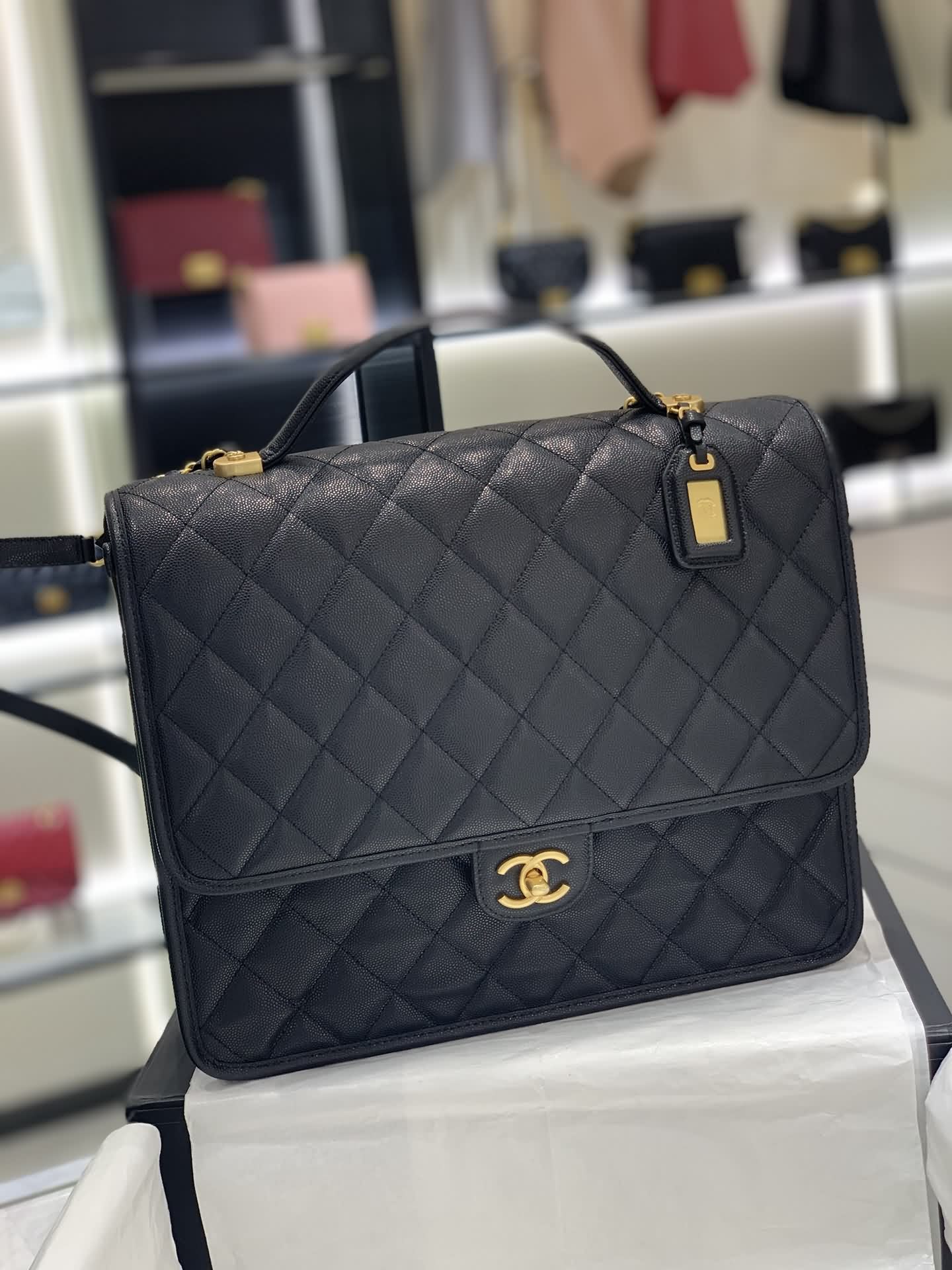 Chanel 22K魚子醬牛皮雙肩包