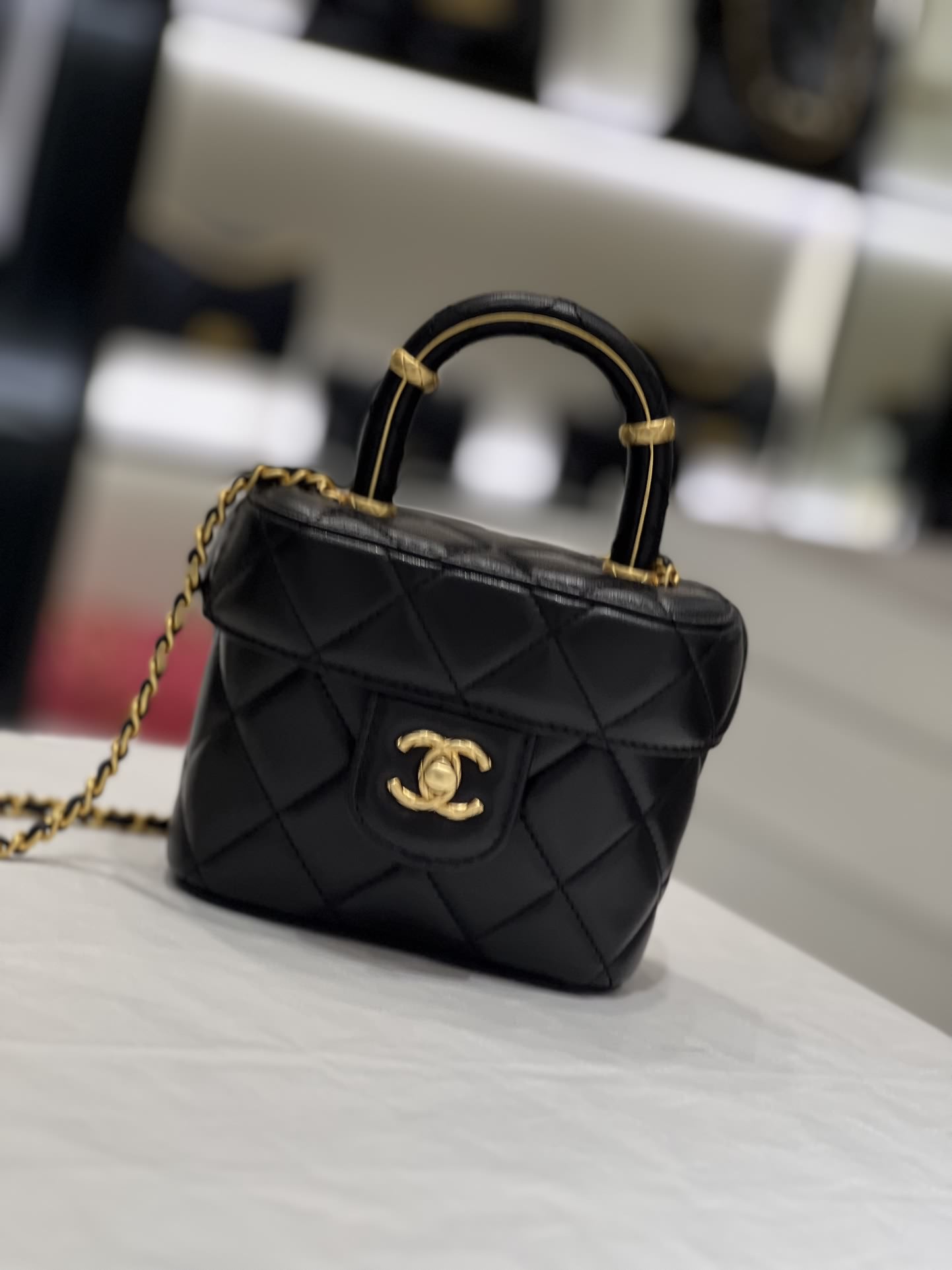 Chanel 23S手柄化妝盒現貨～