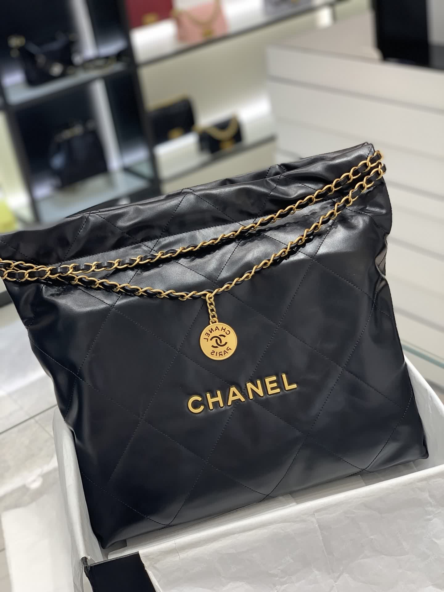 CHANEL 22S 22手袋【中號細節圖】黑色金字logo