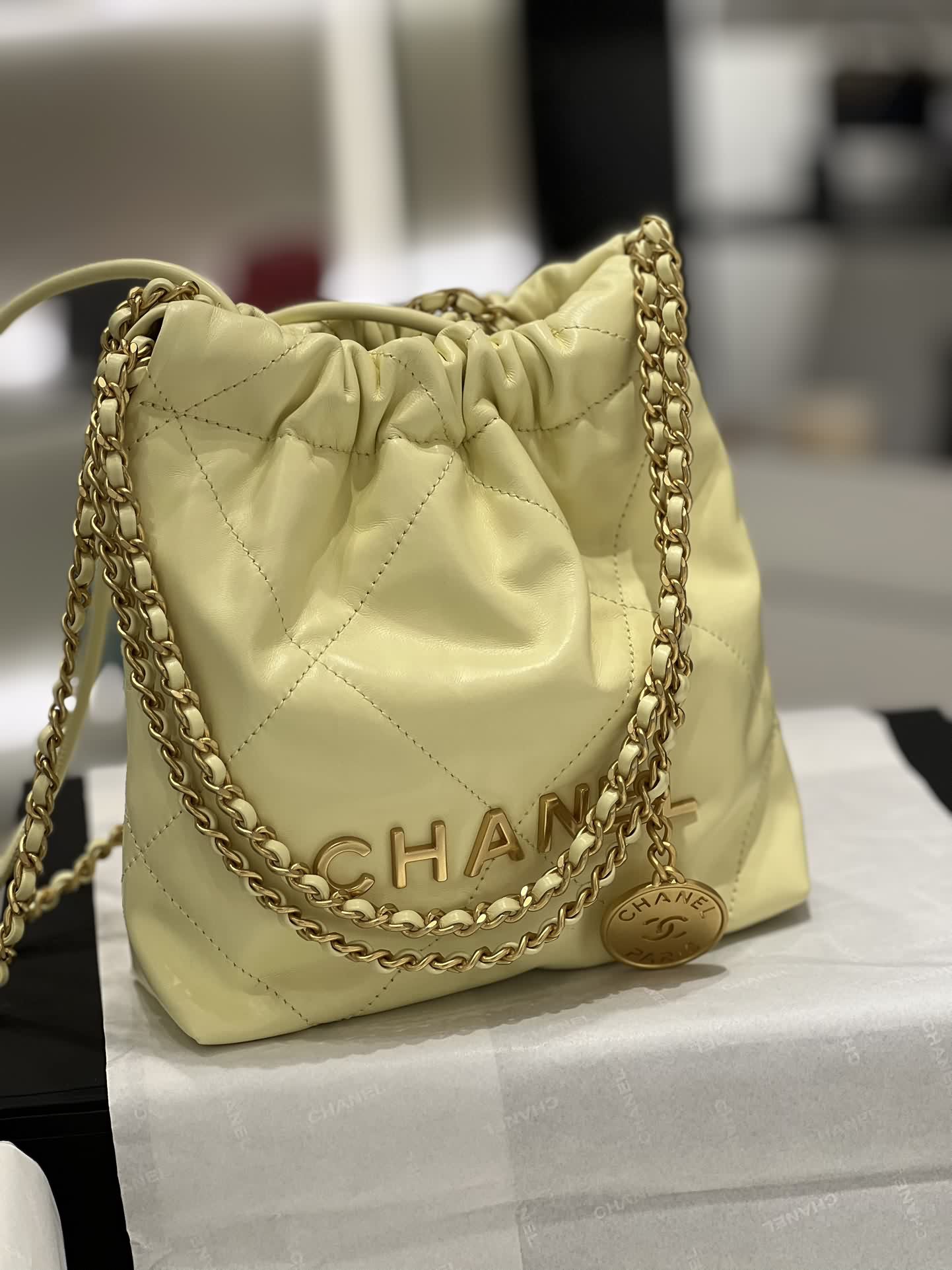 Chanel mini 22bag 小雞黃現貨