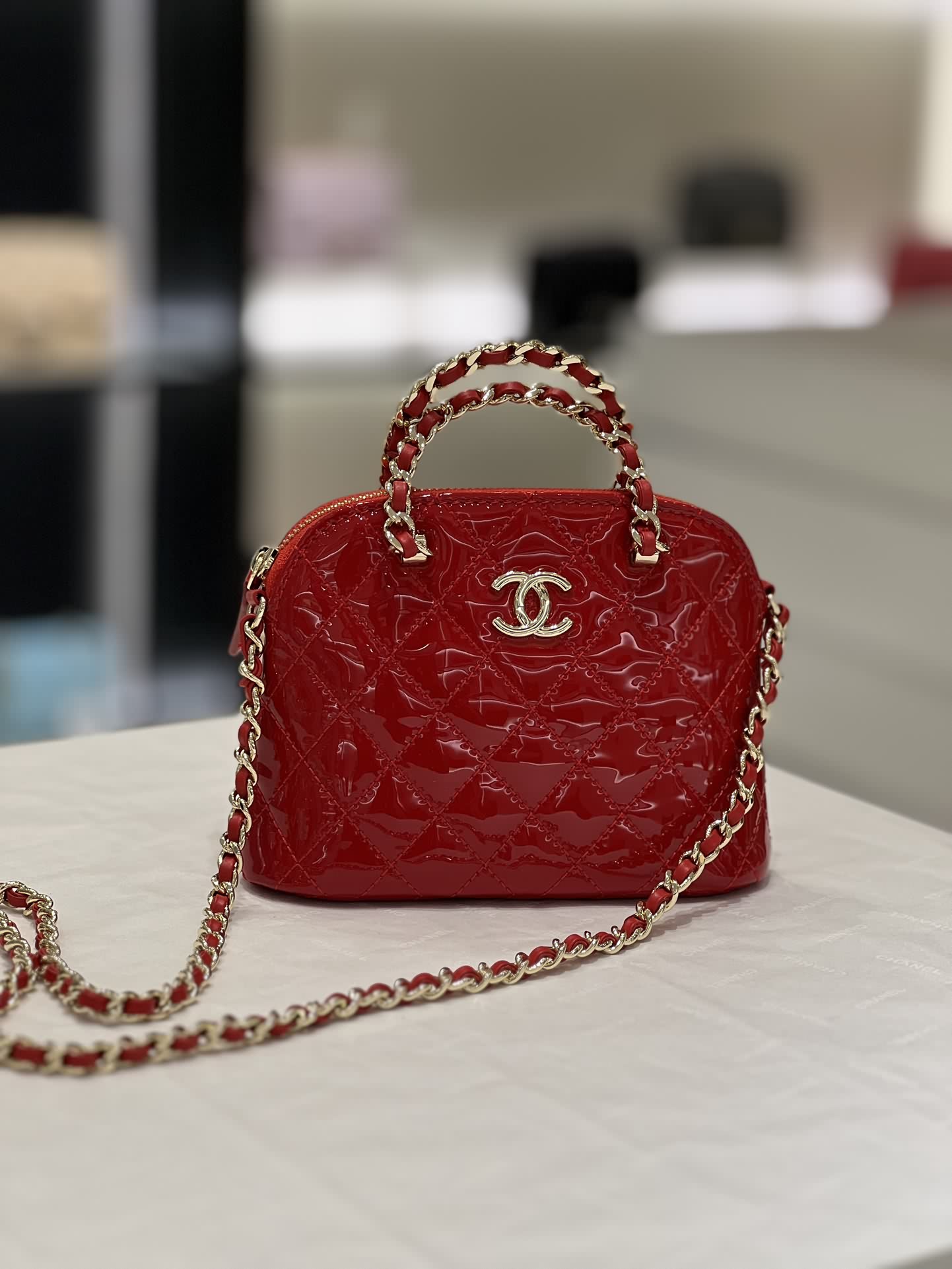 Chanel 23S春夏新款漆皮貝殼包