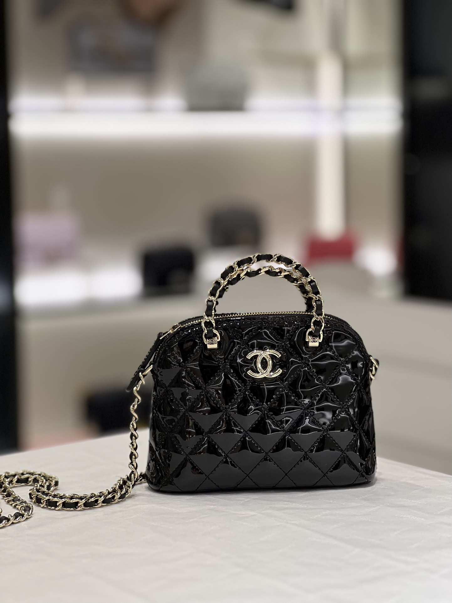 Chanel 23S春夏新款漆皮貝殼包