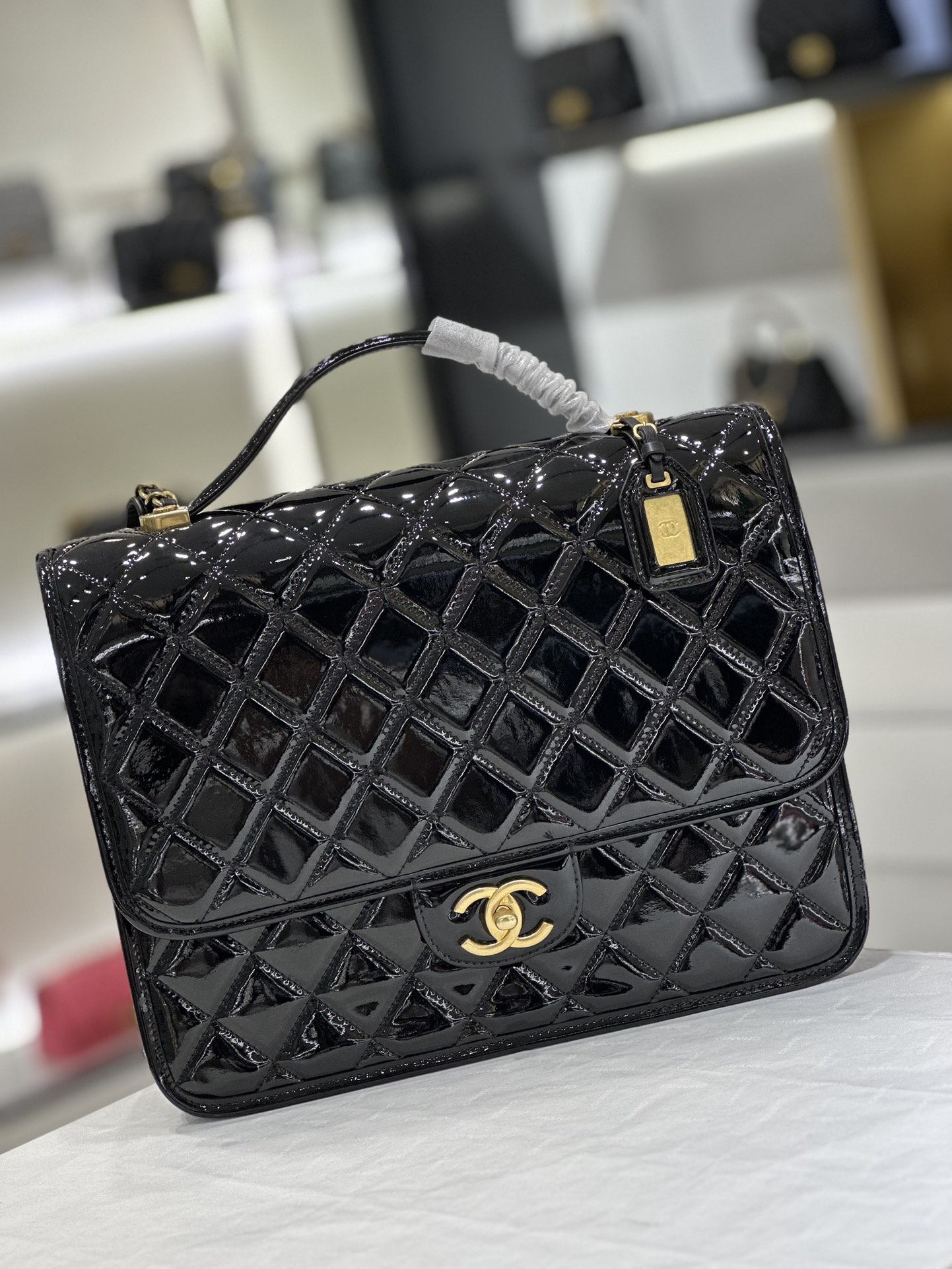 Chanel 22K漆皮雙肩包現貨