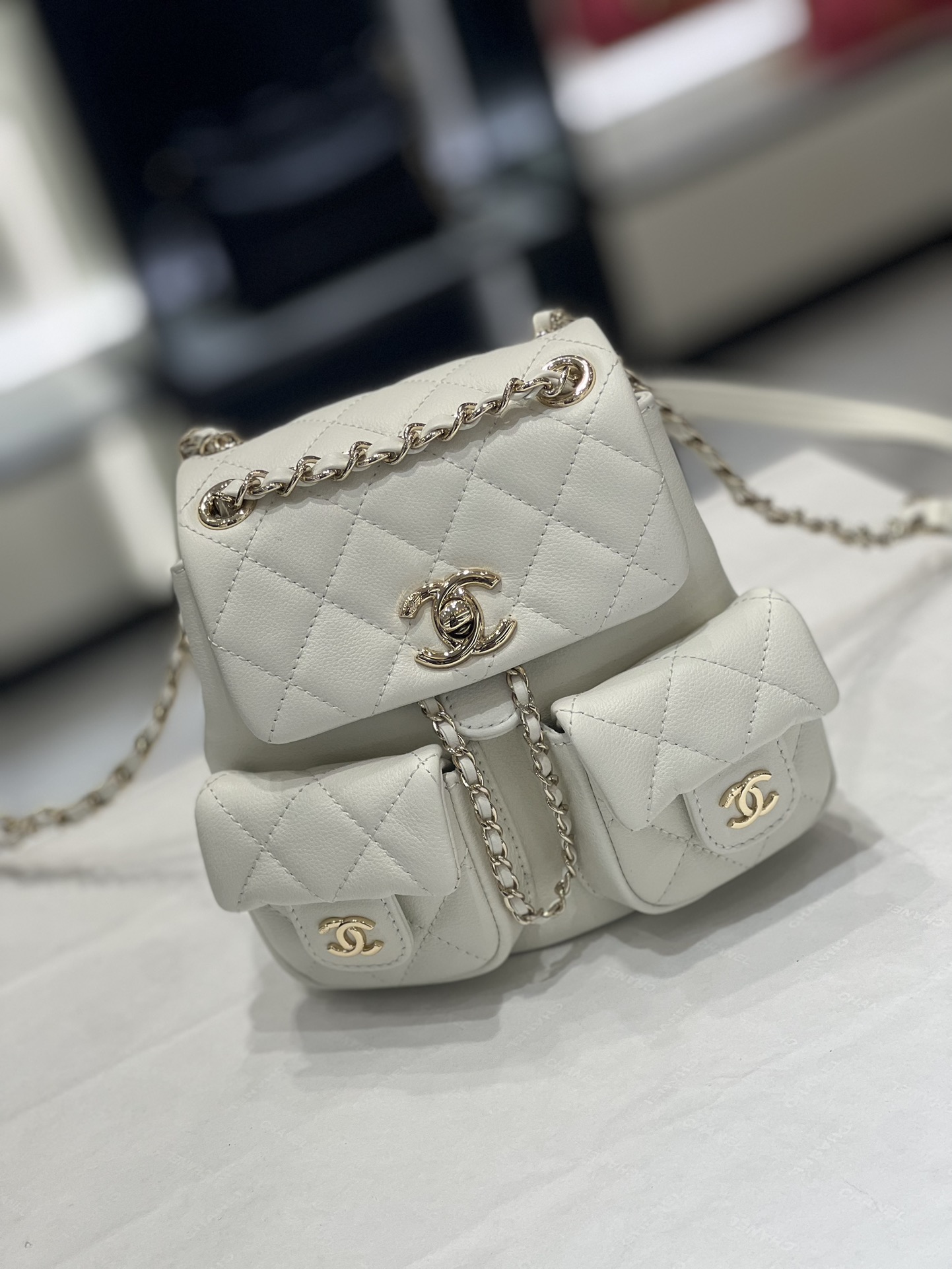 Chanel 23A duma青蛙雙肩包光面小牛皮