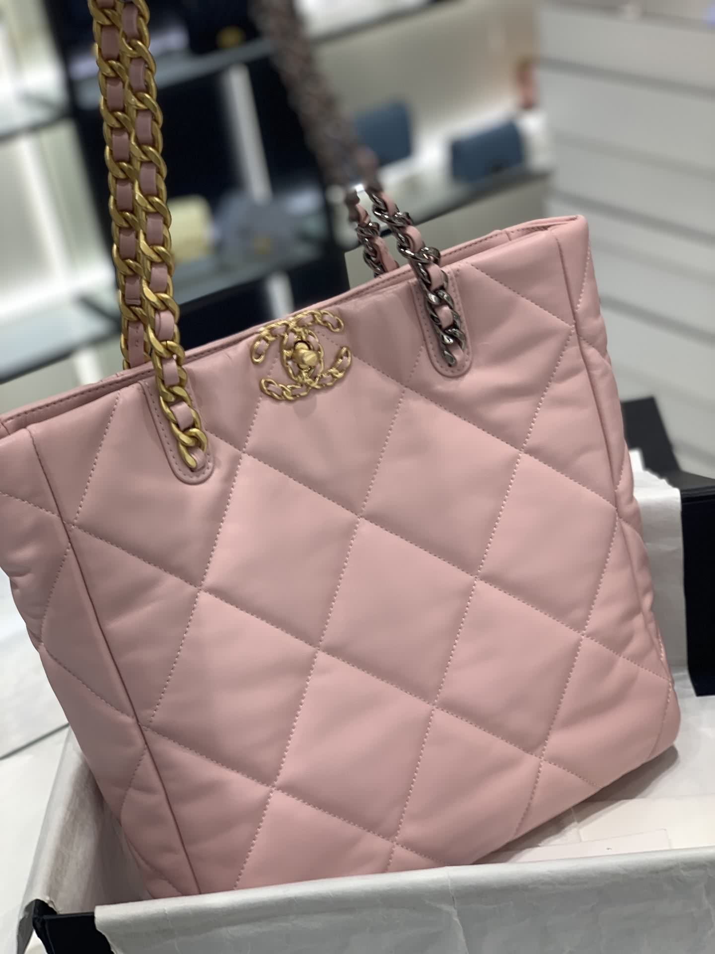 更多細節19bag tote購物包粉色～