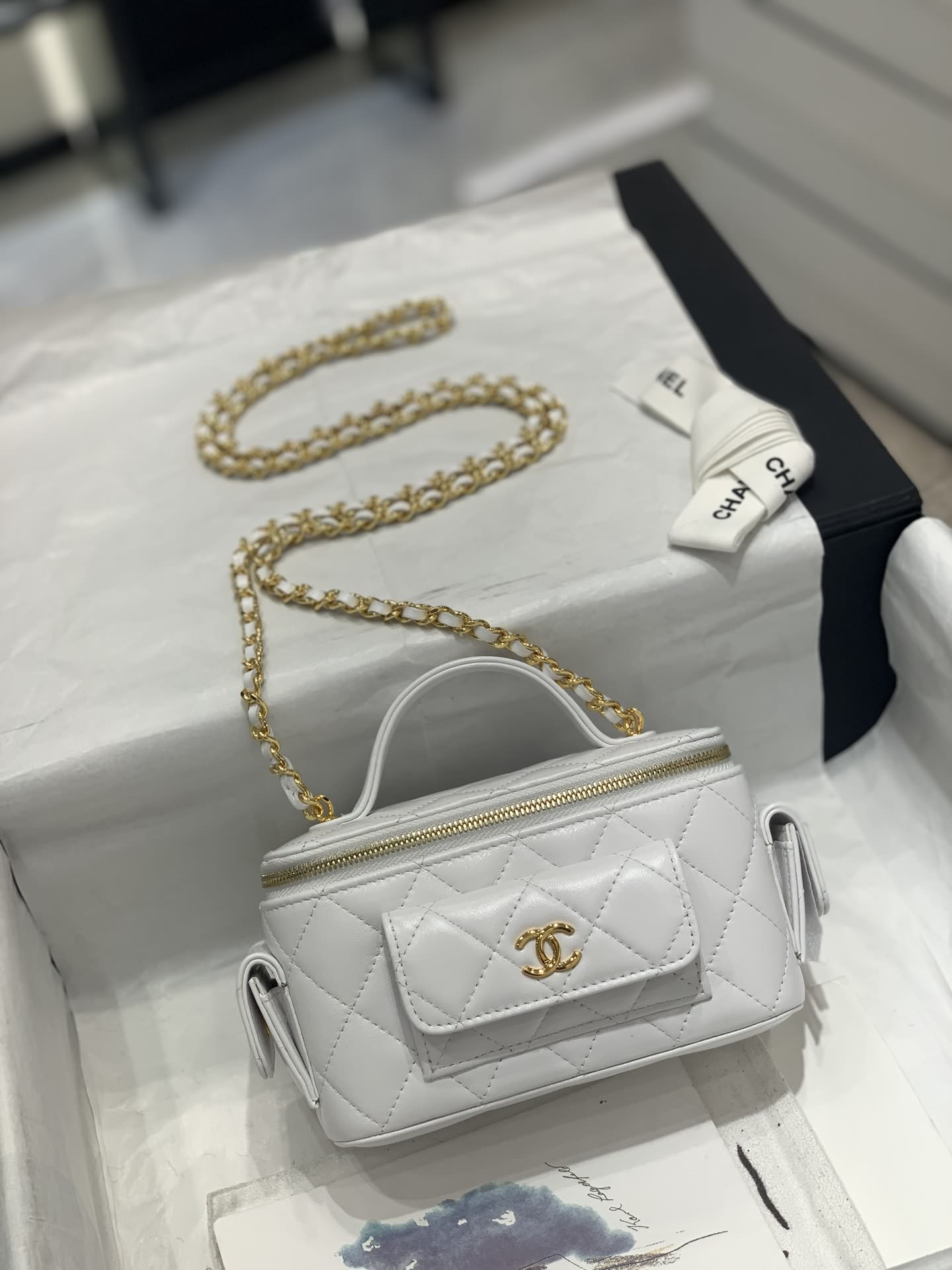 Chanel 22K油蠟皮三口袋長盒子現貨