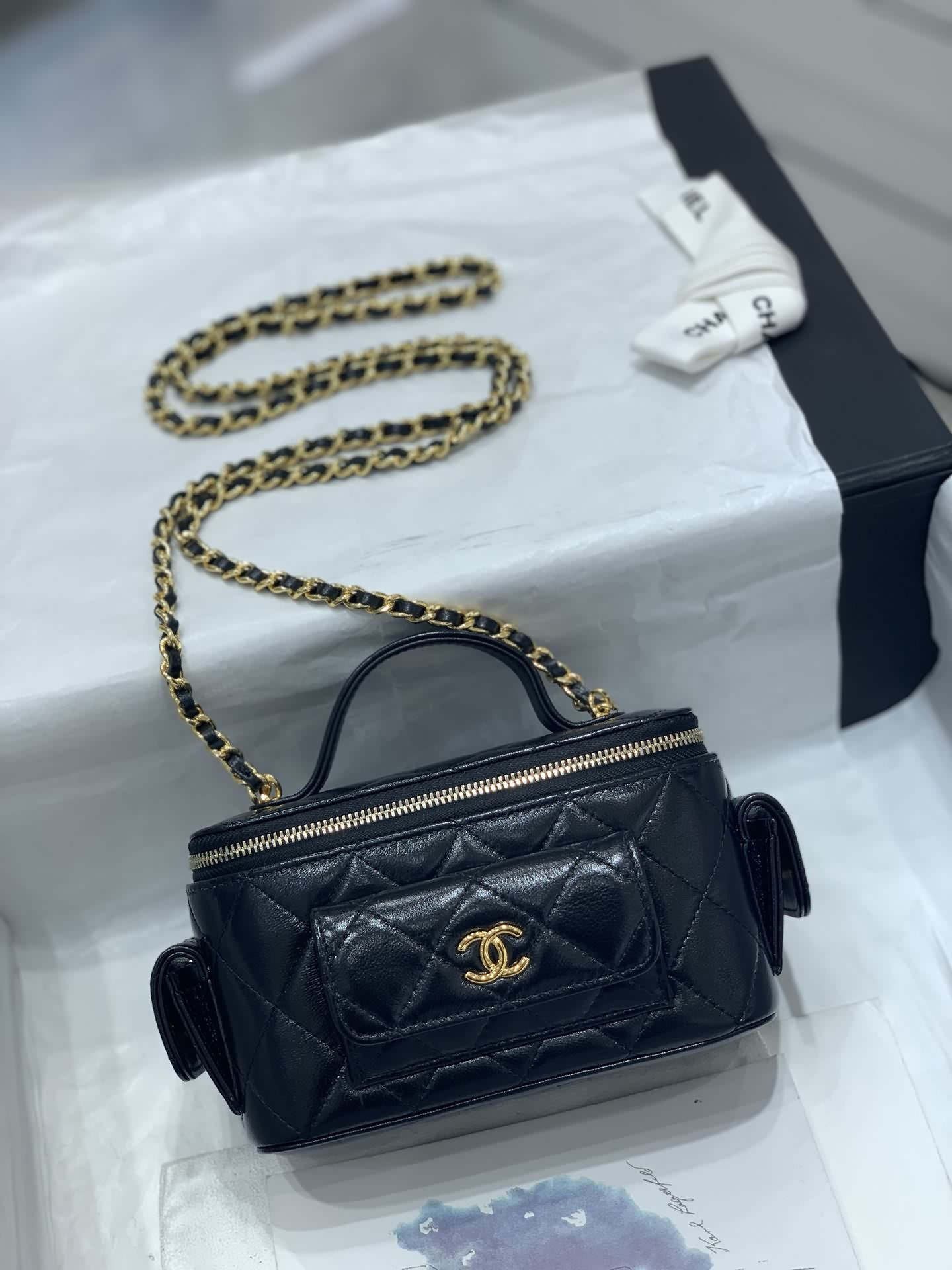 Chanel 22K油蠟皮三口袋長盒子現貨