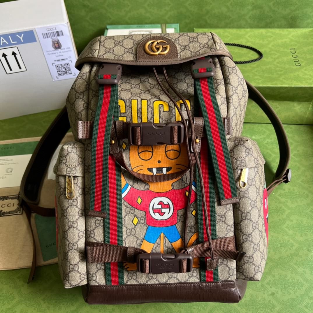 Gucci小貓印花滑板背包