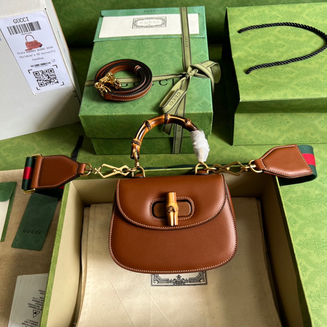 Gucci Bamboo 1950系列竹節漆皮迷你手袋