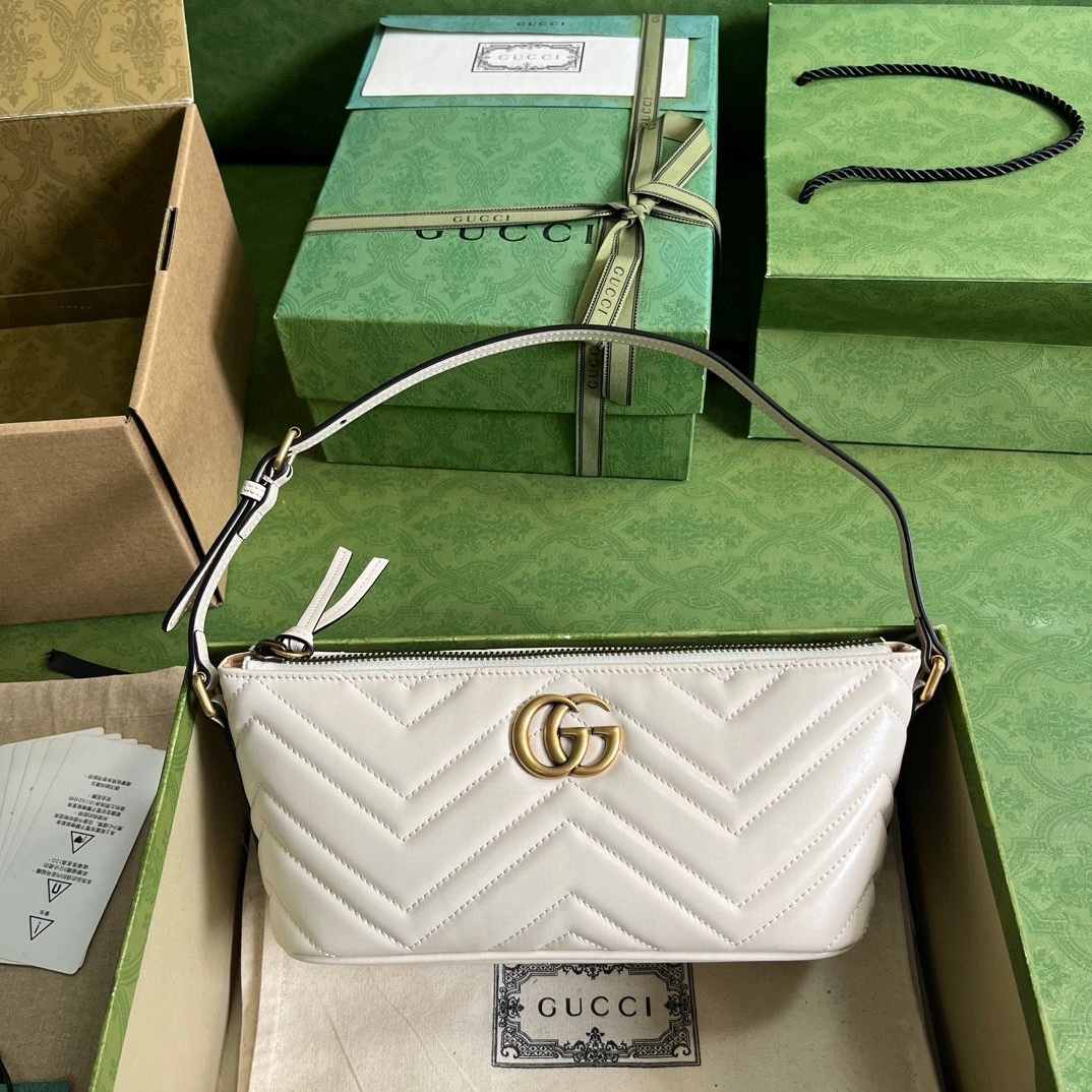 GG Marmont系列絎縫肩背包