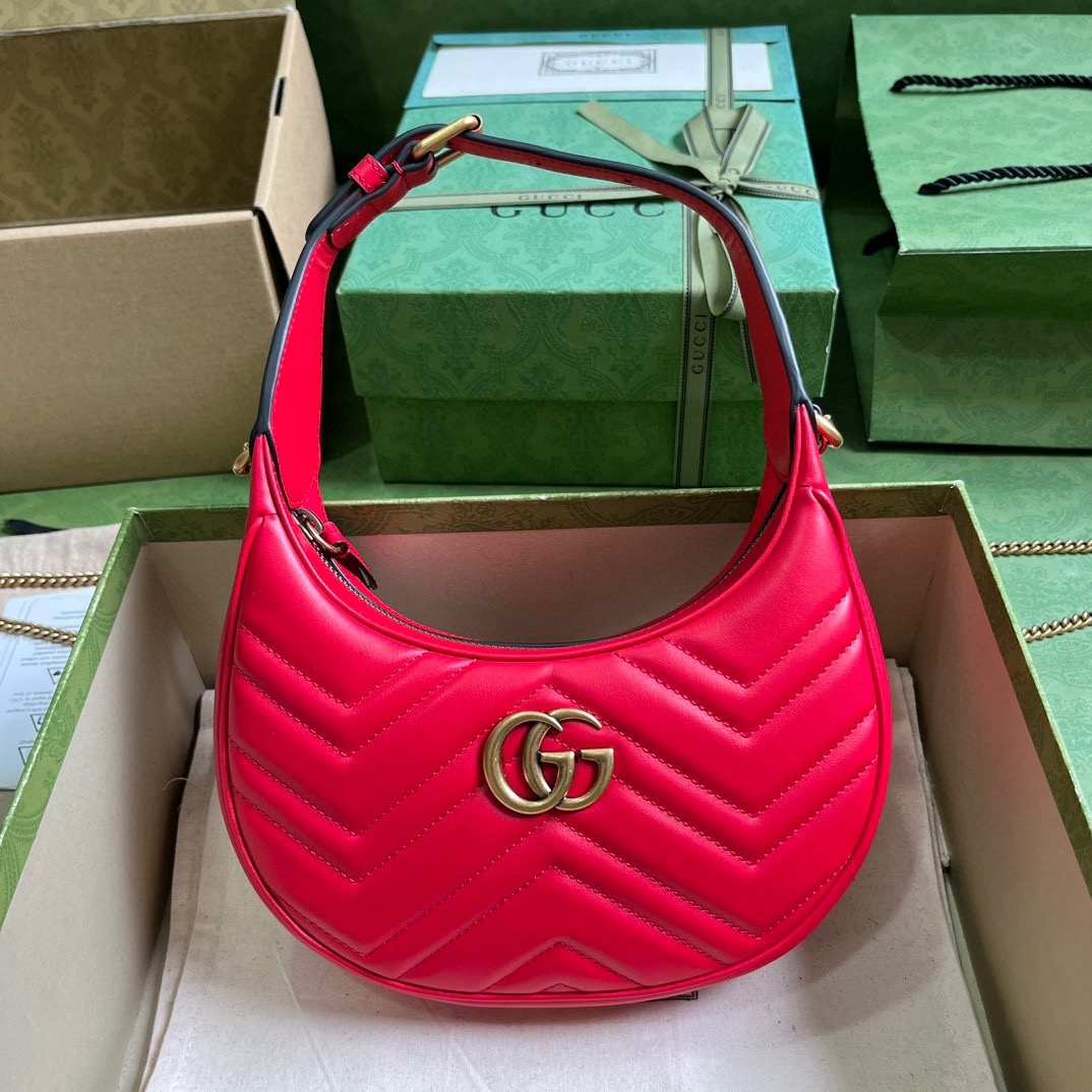 GG Marmont半月造型迷你手袋