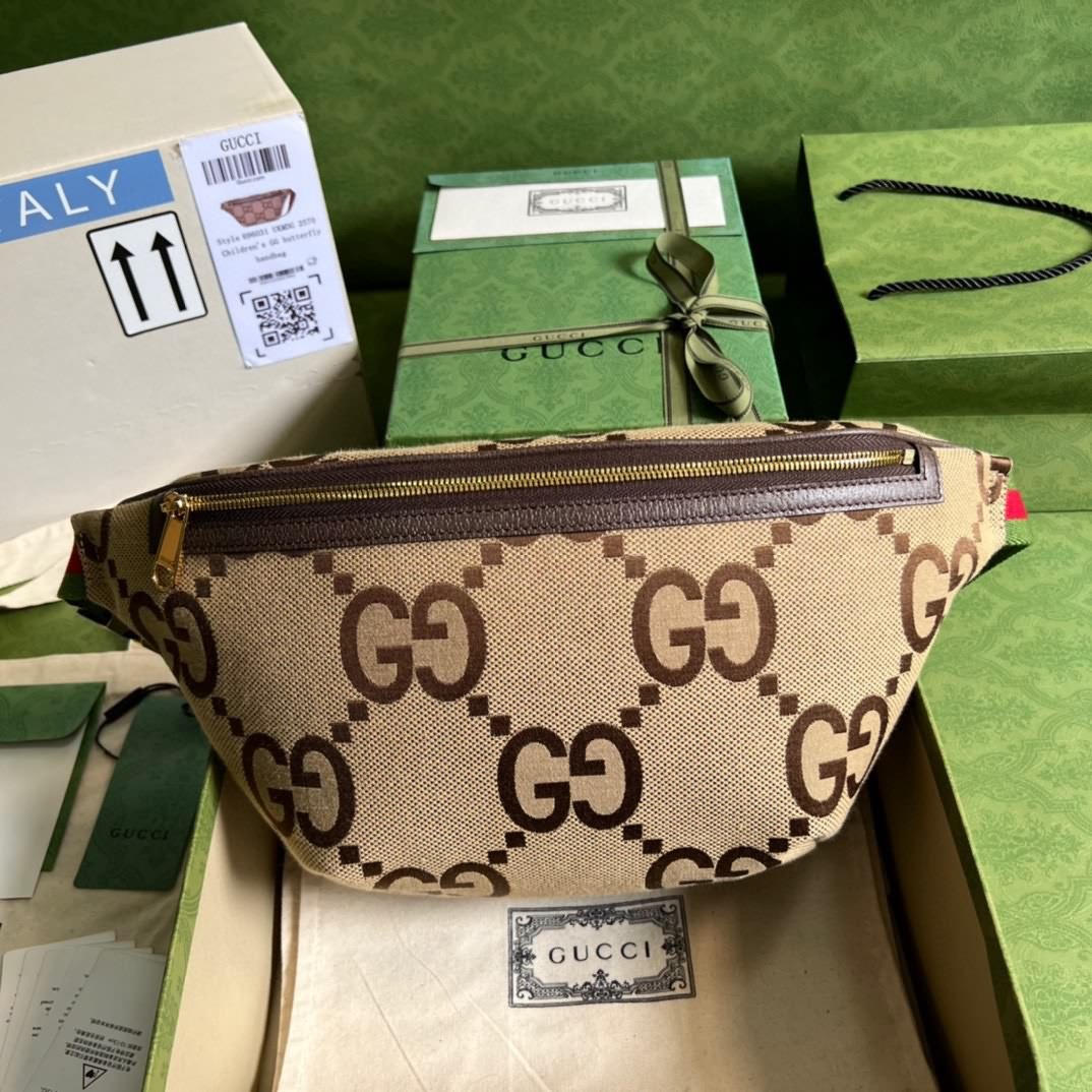 經典GG圖案的超大號版本旅行包