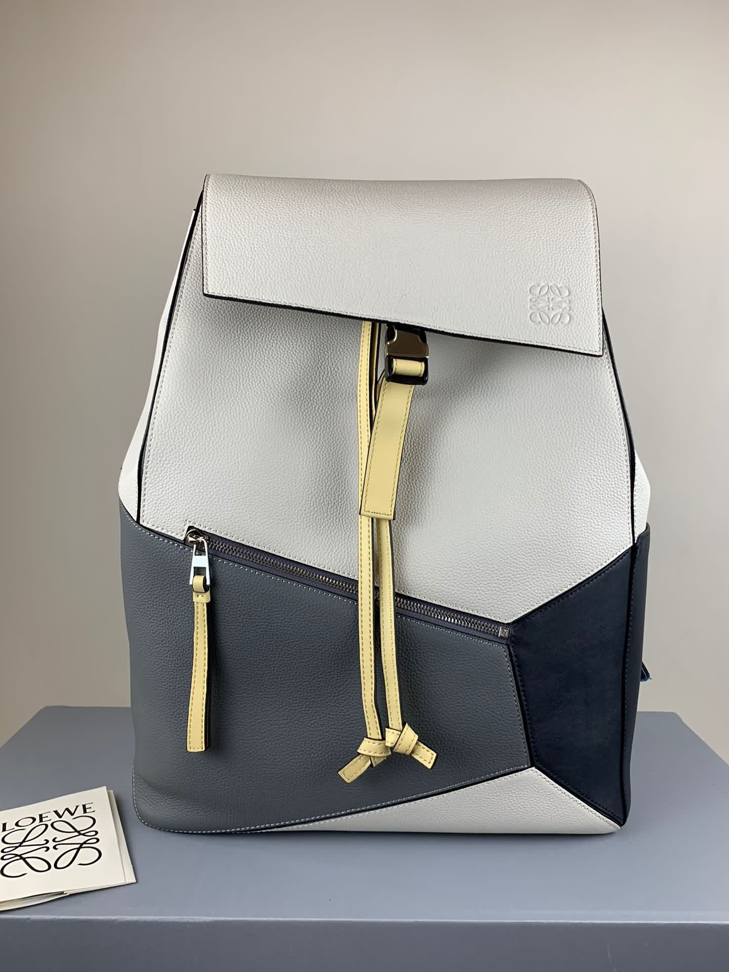 新款 Loew*  backpack