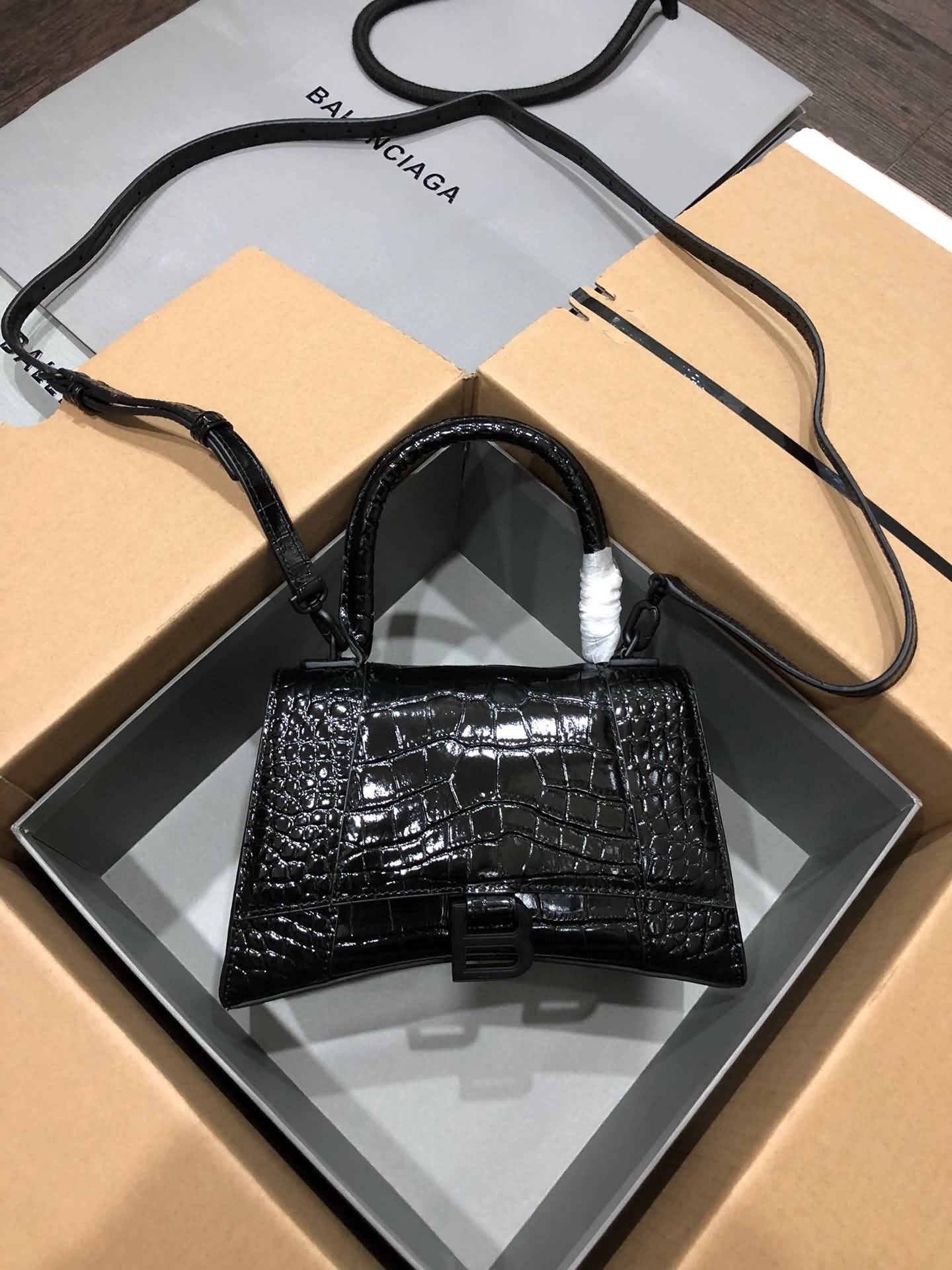 Balen~~~ga爆款/鱷魚紋黑扣沙漏包