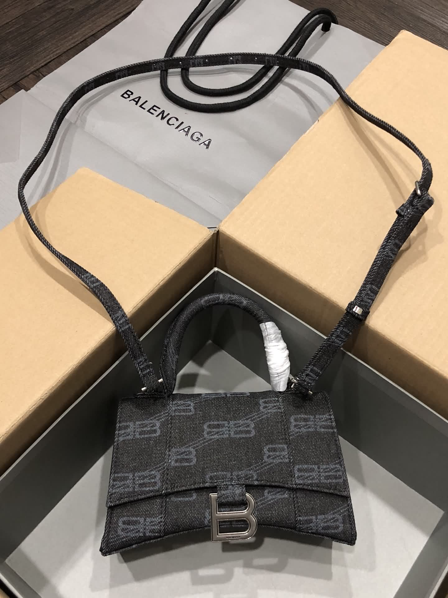 Balen~~~ga爆款閃銀包