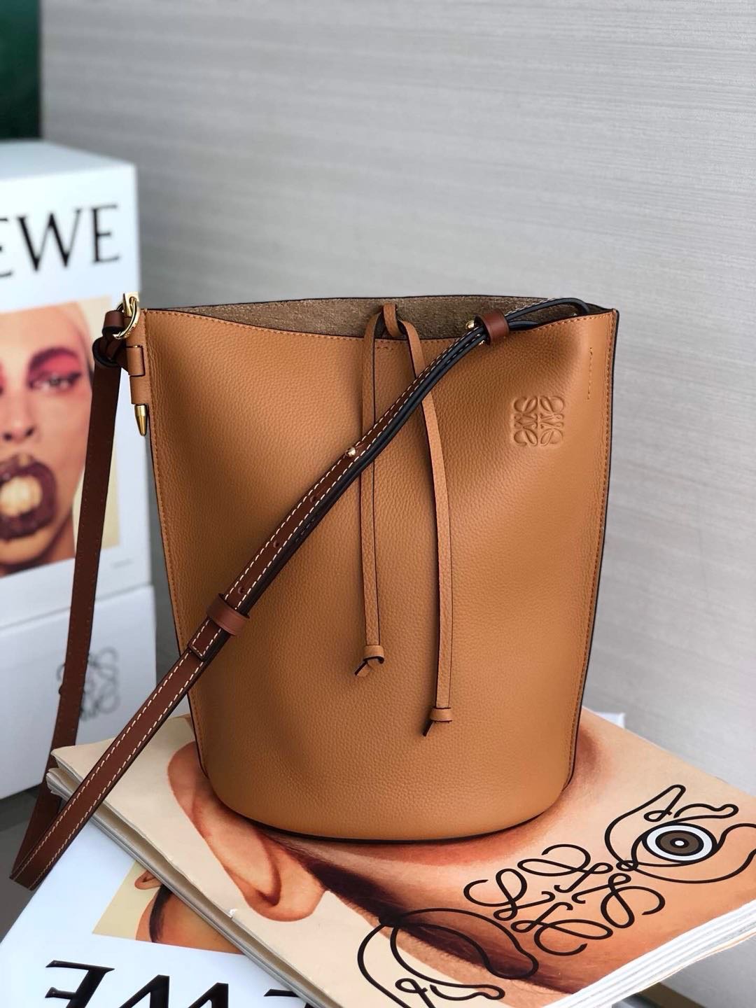 羅家 Gate Bucket Bag