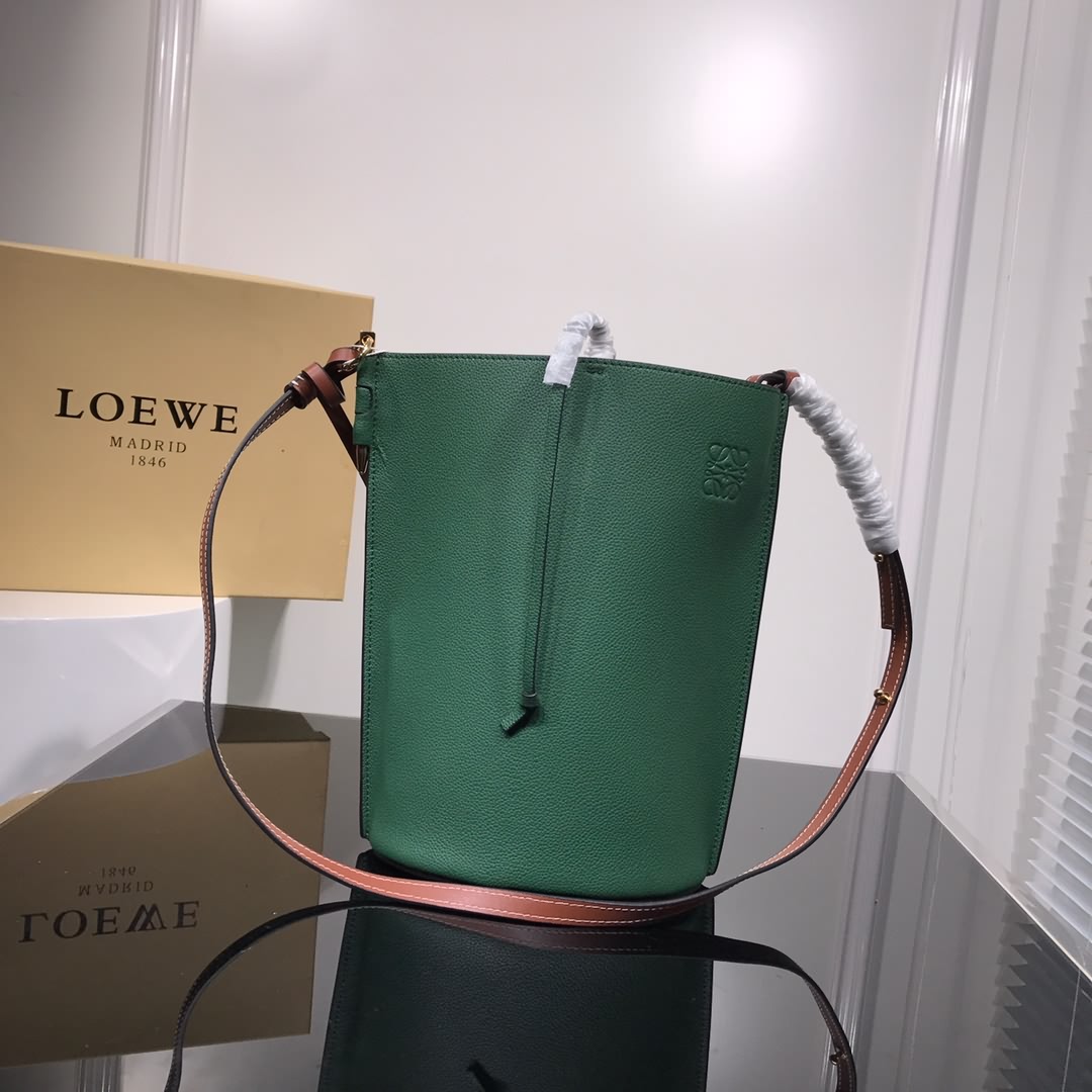 羅家 Gate Bucket Bag