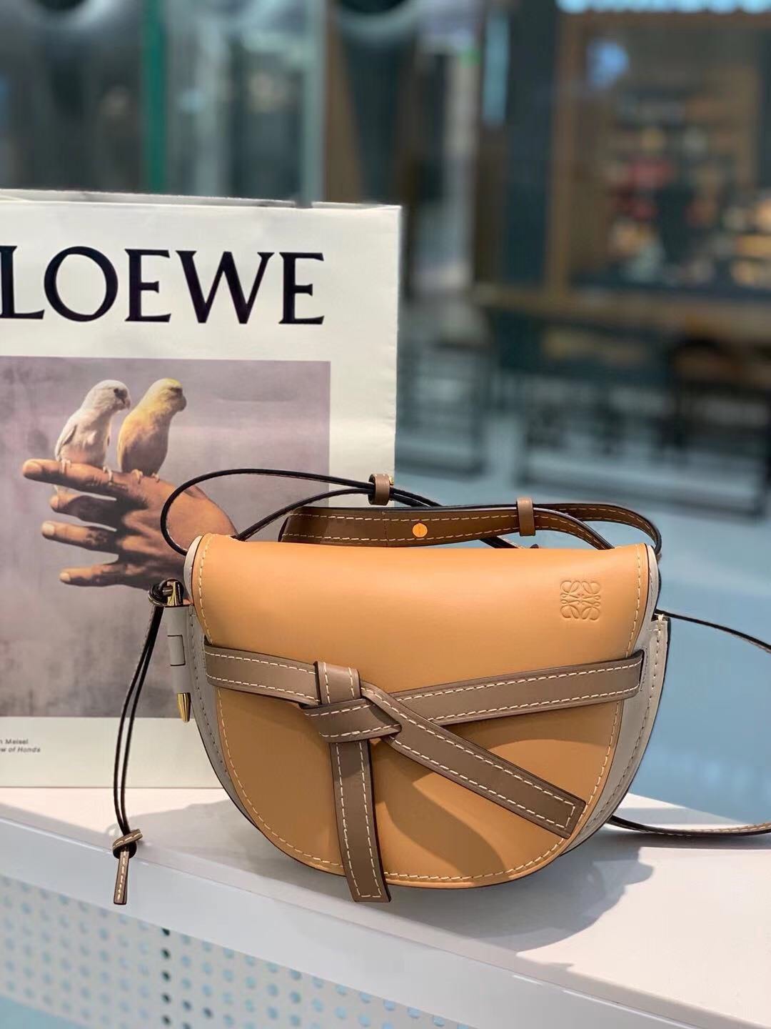 Loewe Gate 馬鞍包