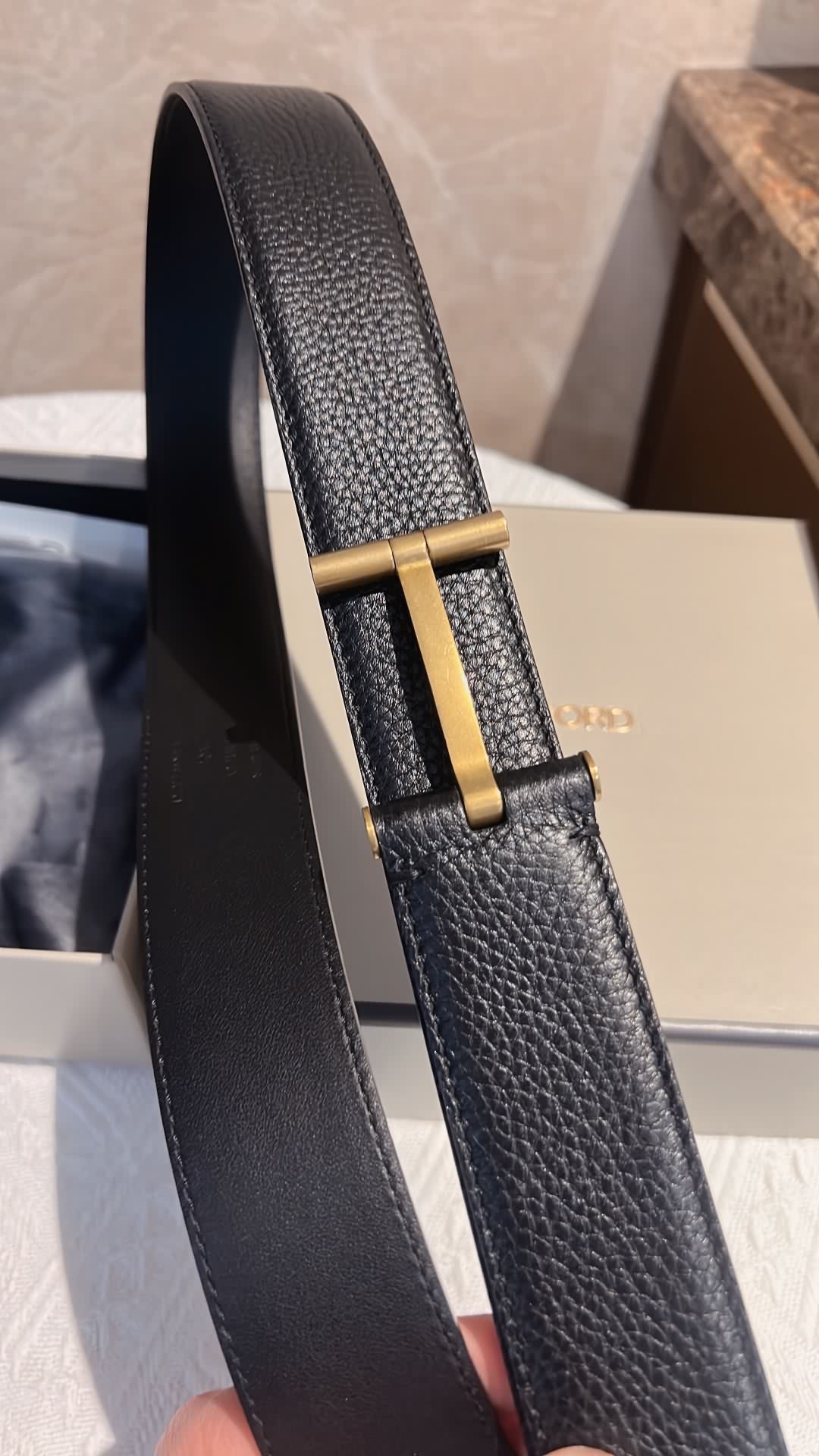 TOMFORD湯姆福特男士T字搭扣雙面腰帶