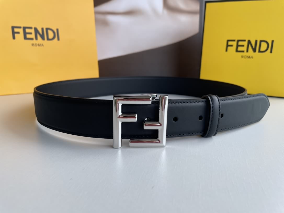 FENDI芬迪男士FF徽標精湛工藝金屬扣，頭層牛皮腰帶