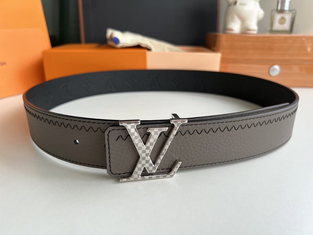LV  lnitiales Color. Blocks雙面腰帶