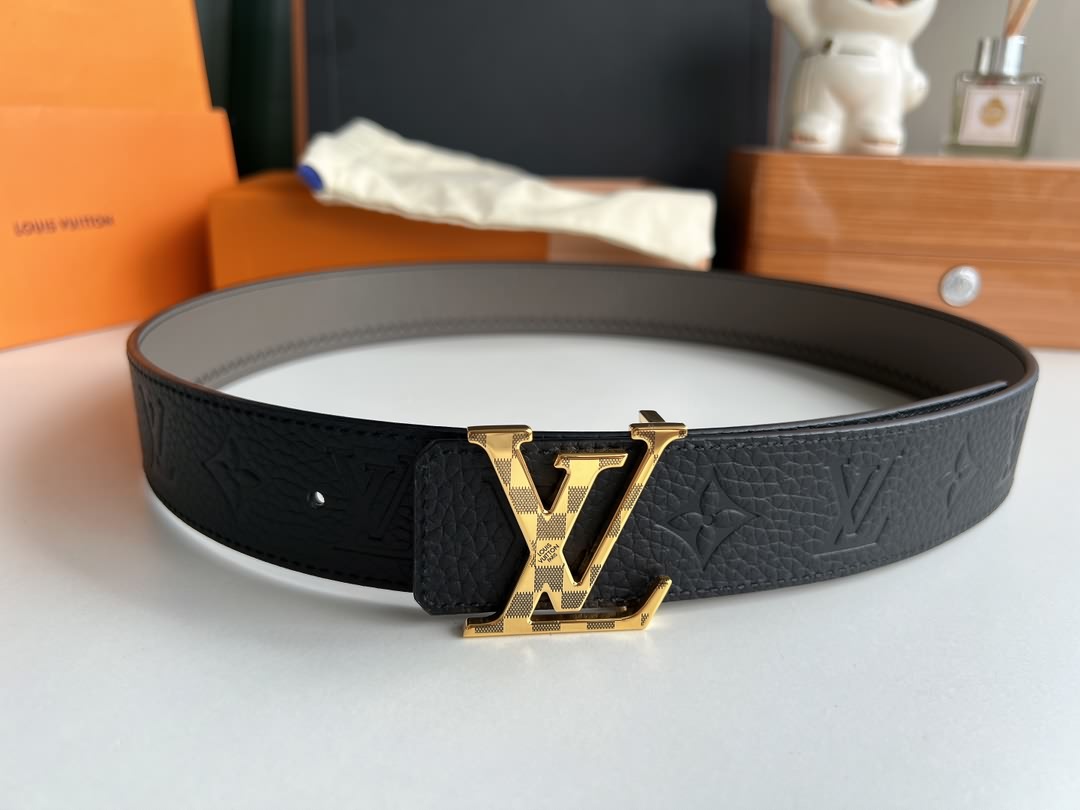 LV  lnitiales Color. Blocks雙面腰帶