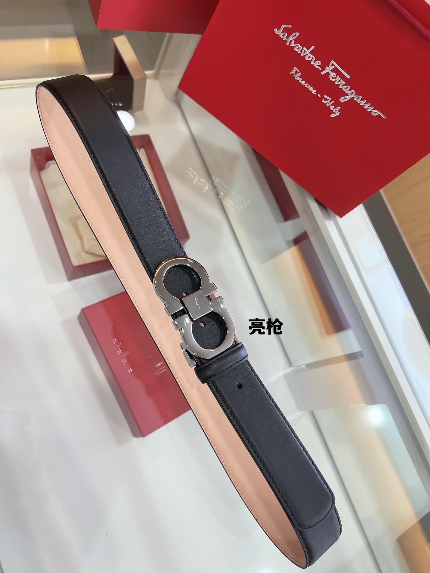 Salvatore  Ferragamo菲拉格慕男士 頭層牛皮荔枝雙面外用腰帶