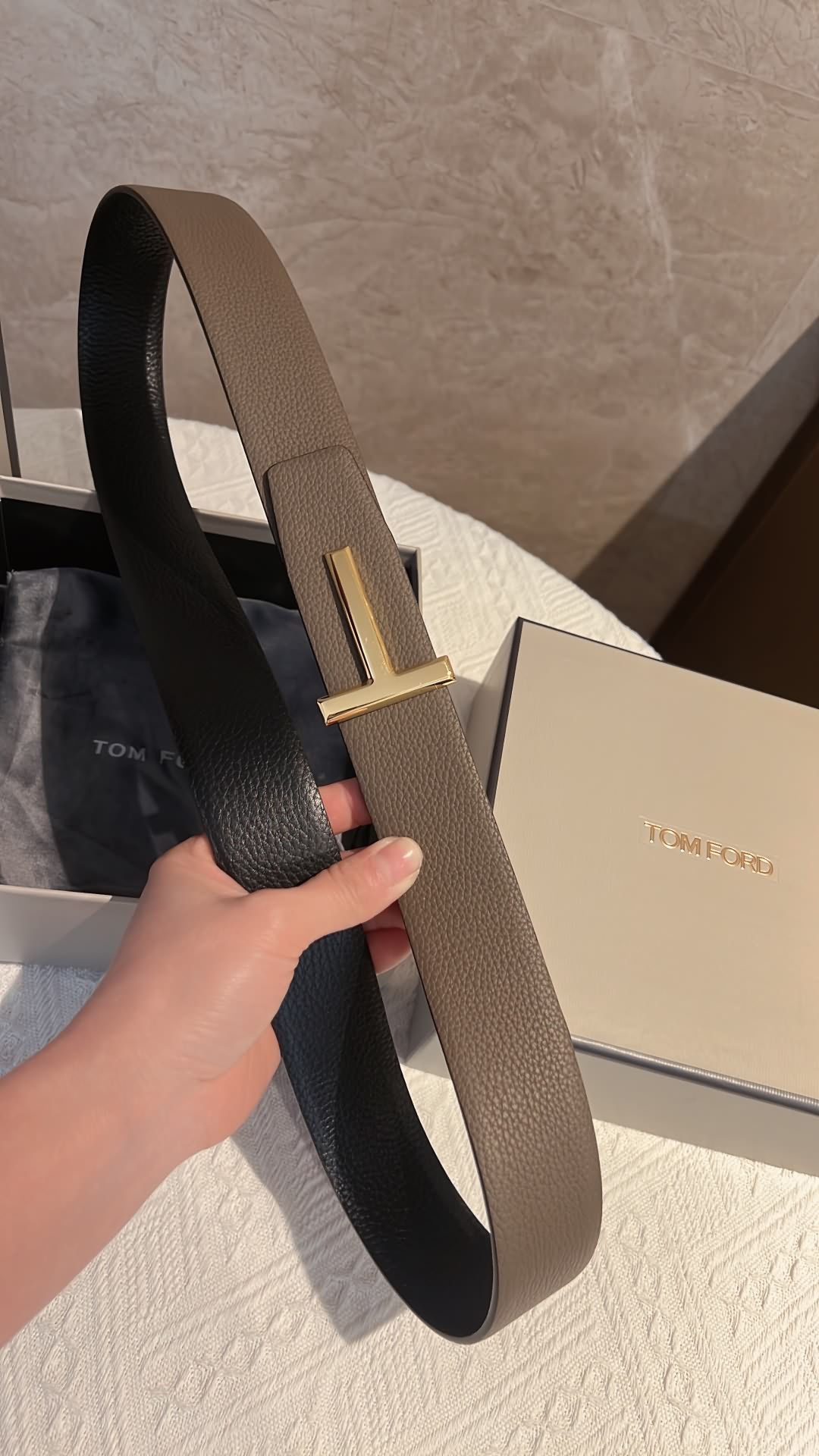 TOMFORD湯姆福特男士T字搭扣雙面腰帶