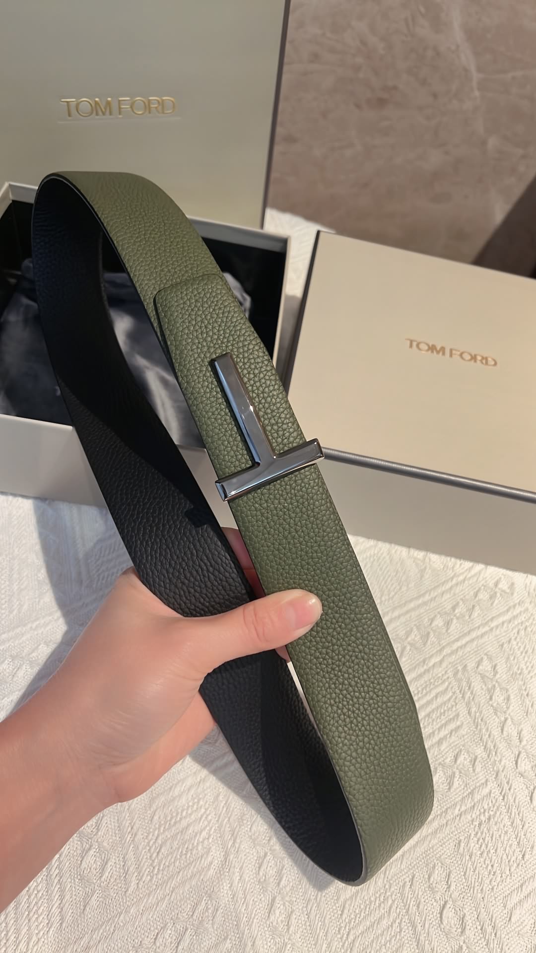 TOMFORD湯姆福特男士T字搭扣雙面腰帶