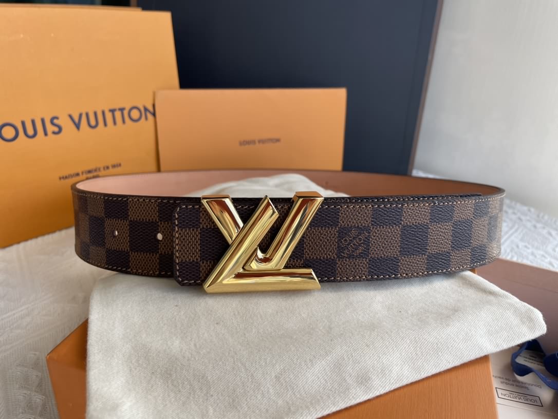 Louis Vuitton 專櫃款金屬扣