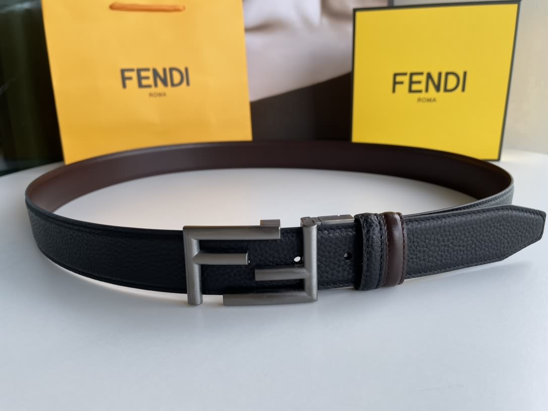 FENDI芬迪 精湛工藝金屬扣，頭層牛皮腰帶