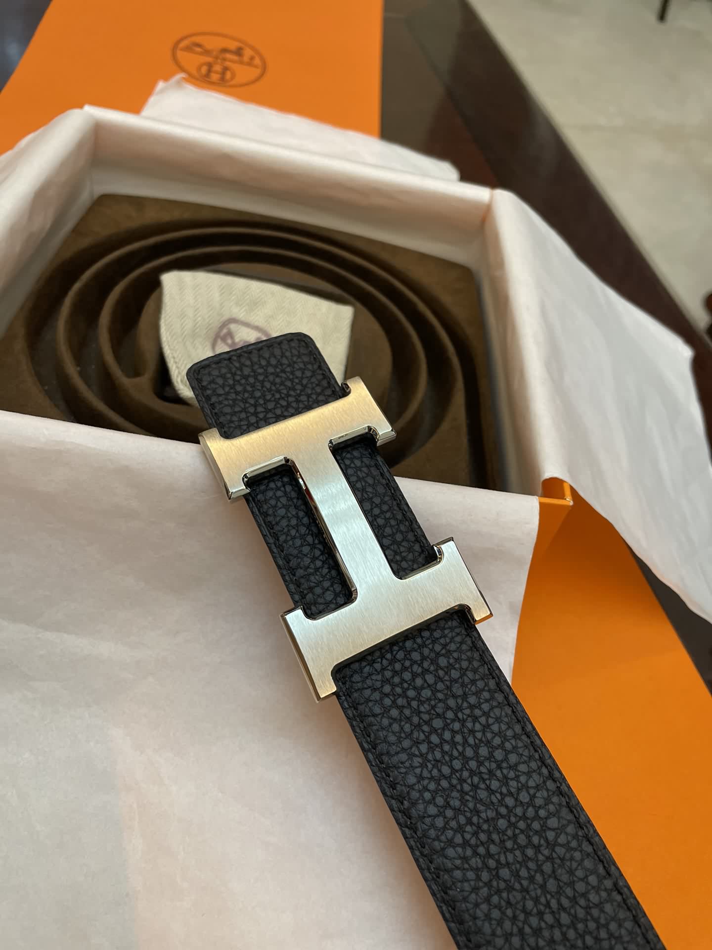 Hermes/愛馬仕經典H拉絲金色/鈀扣