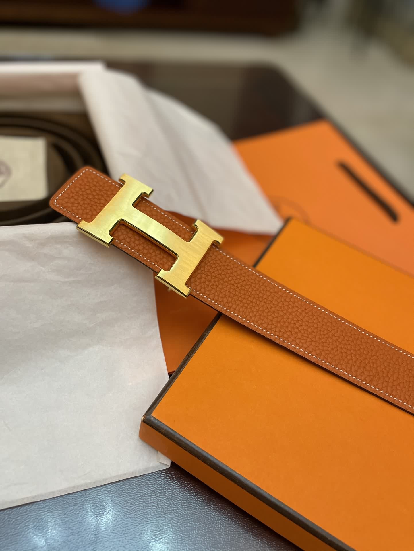Hermes/愛馬仕經典H拉絲金色/鈀扣
