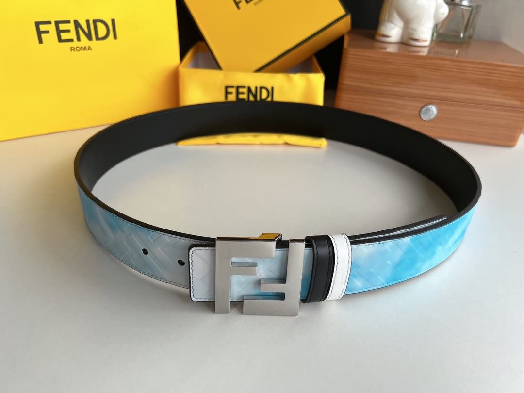 FENDI 芬迪最新非凡創意漸變印花淺藍色雙FF牛皮腰帶