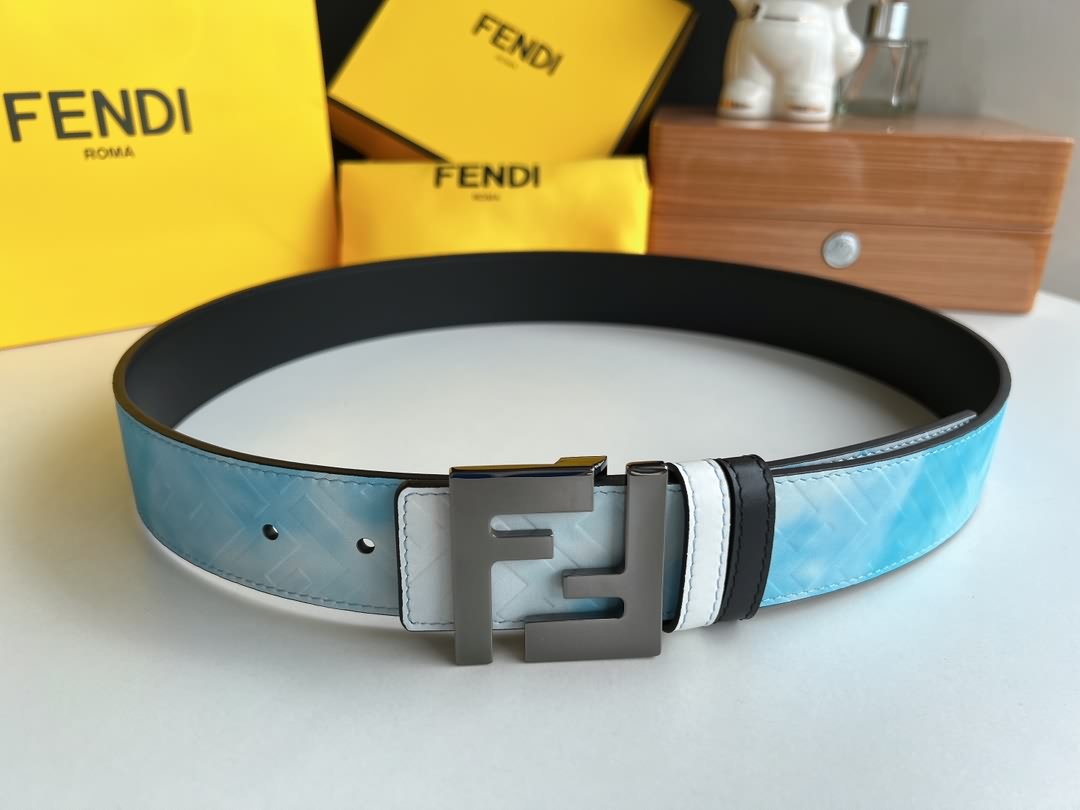 FENDI 芬迪最新非凡創意漸變印花淺藍色雙FF牛皮腰帶