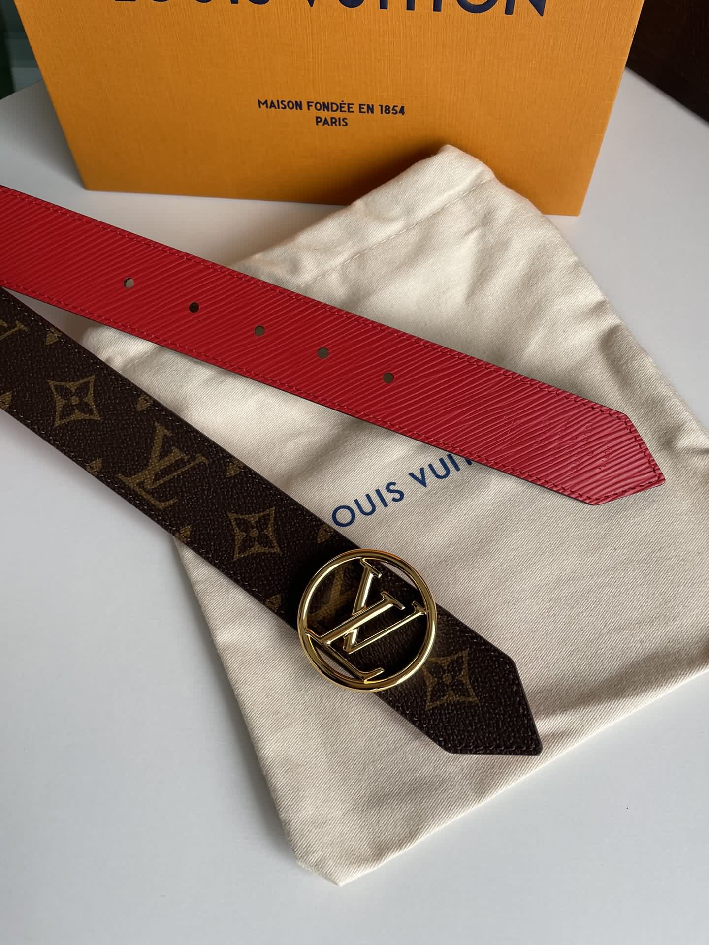LV Very小牛皮與Eli皮 雙面腰帶