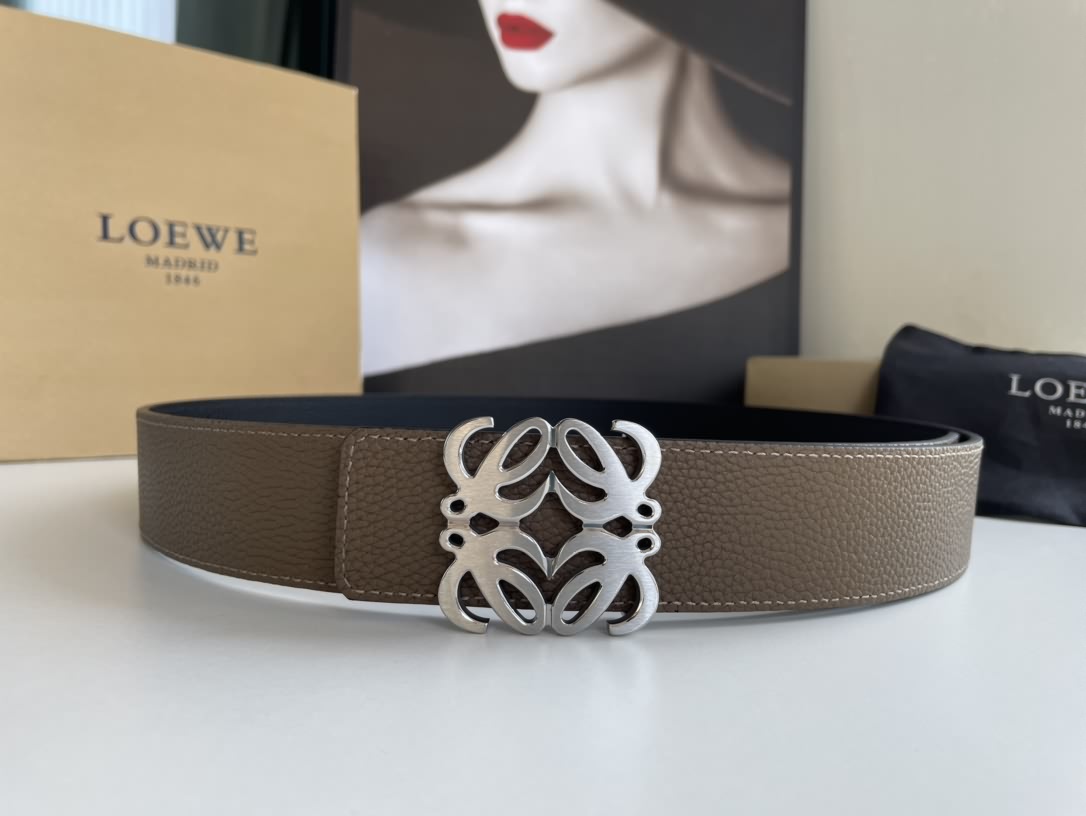 LOEVE羅意威精鋼徽標圖案金屬扣搭配頭層牛皮