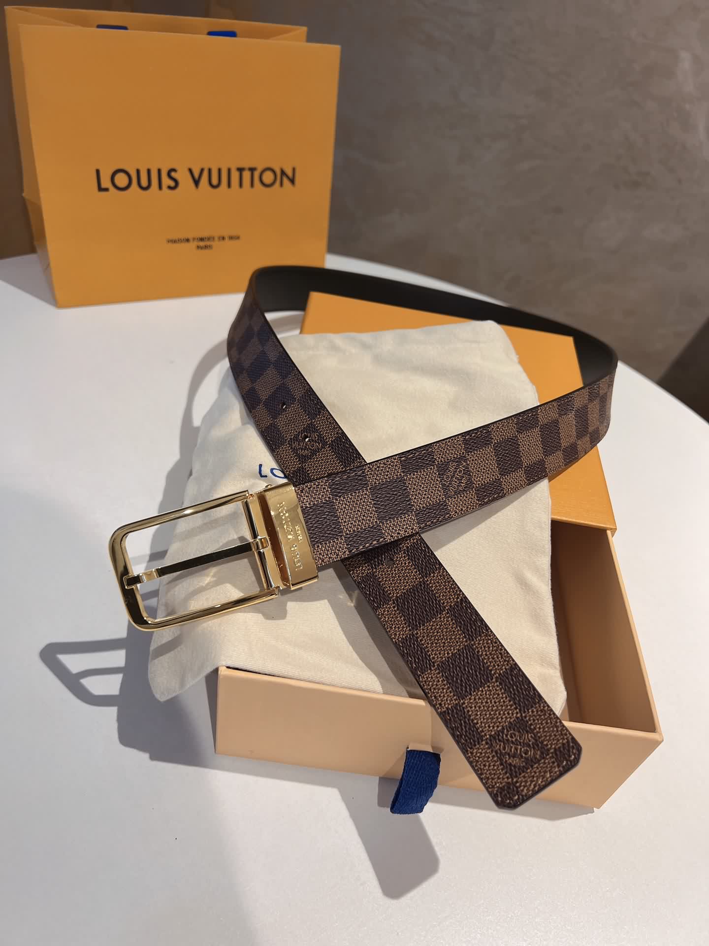LV 腰帶