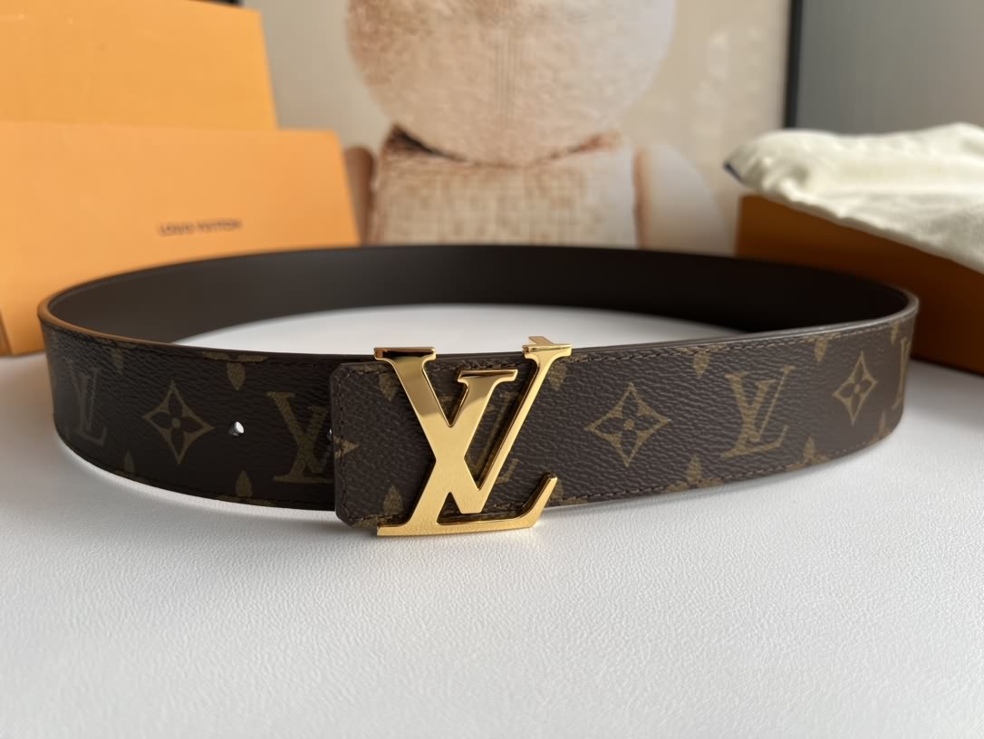 LV  Initiales雙面腰帶