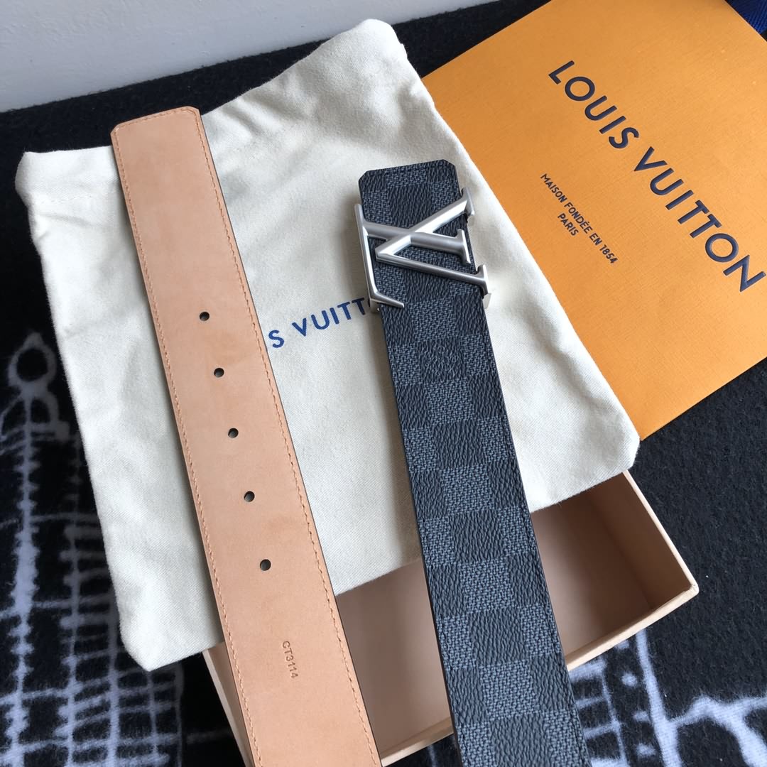 MADE in Spain Louis vuitton 皮帶