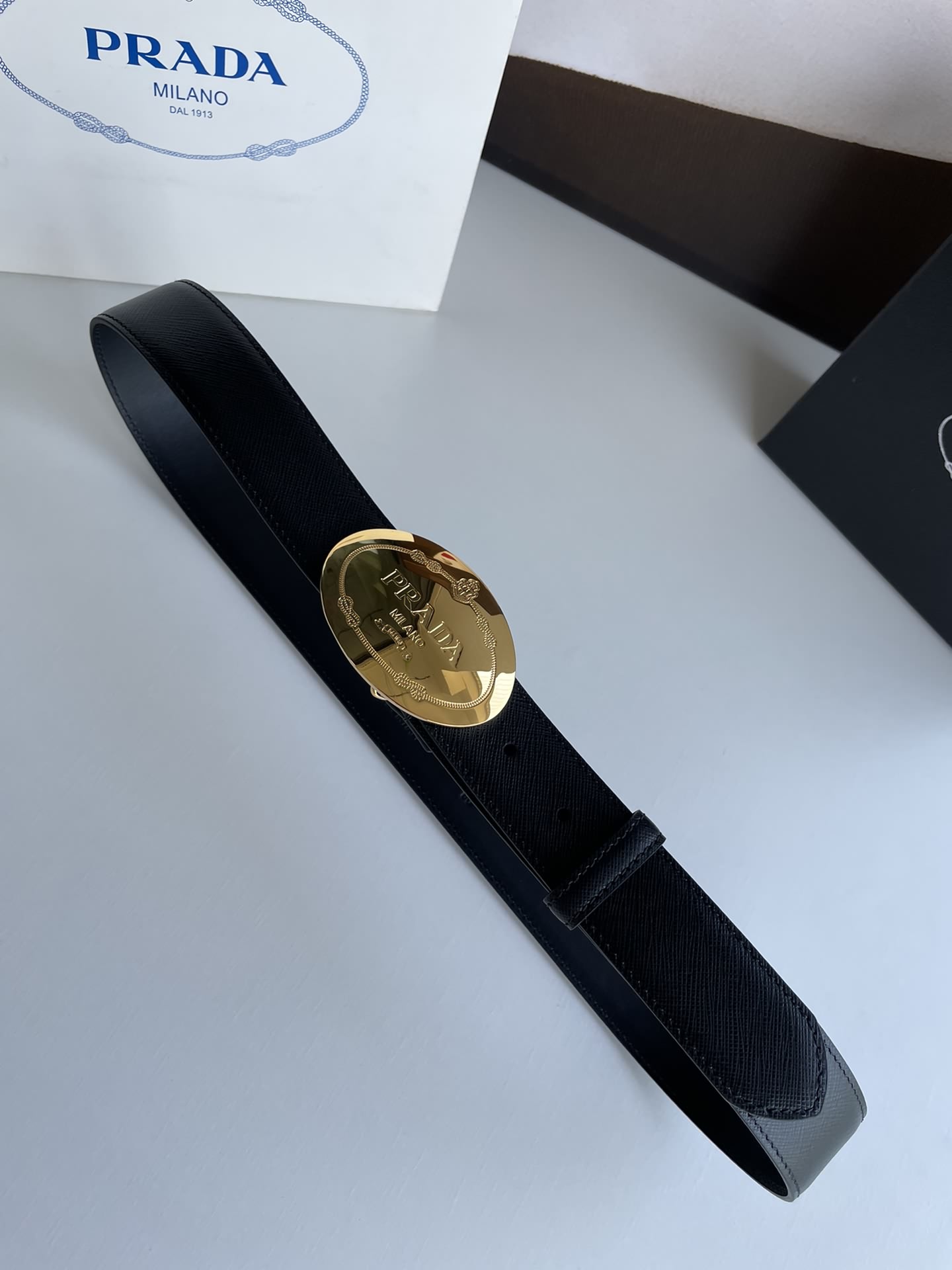 Prada 普拉達男士鵝蛋黑色牛皮腰帶