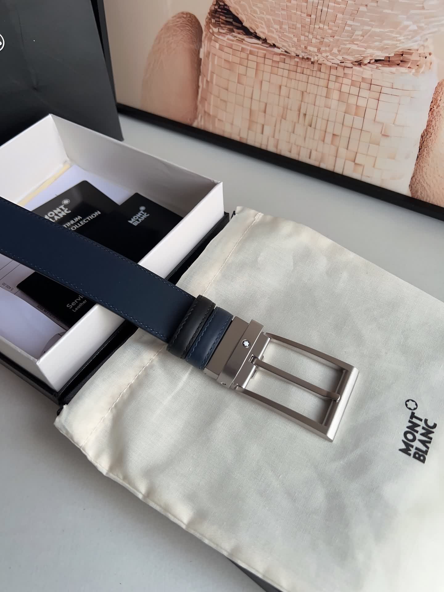 MONTBLANC萬寶龍 頭層牛皮雙面用腰帶