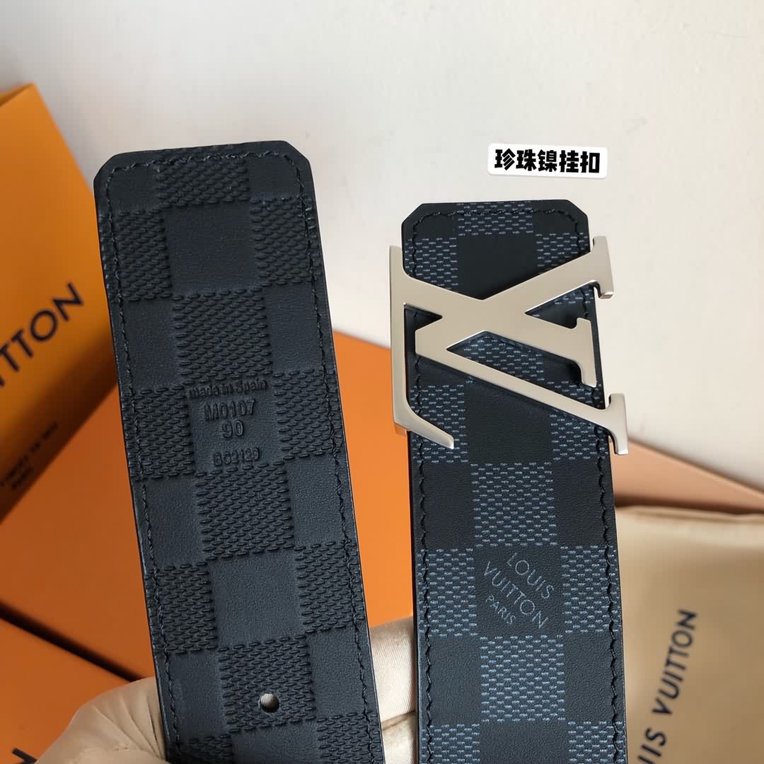 LV  Initiales 40毫米雙面腰帶