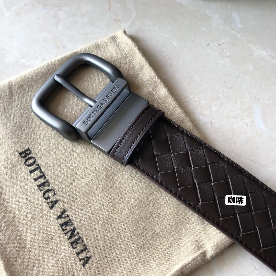Bottega  Veneta可剪裁調式腰帶